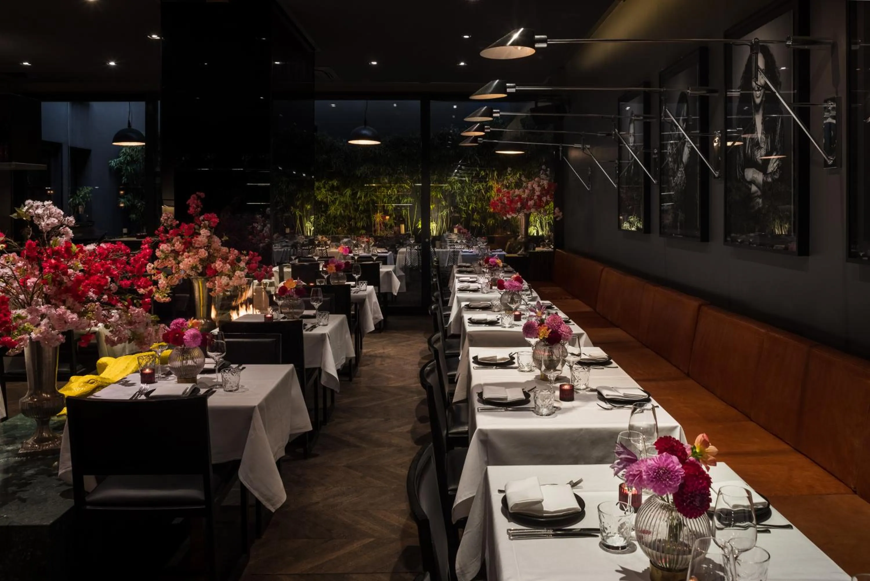 Restaurant/places to eat in Hotel MANI by AMANO