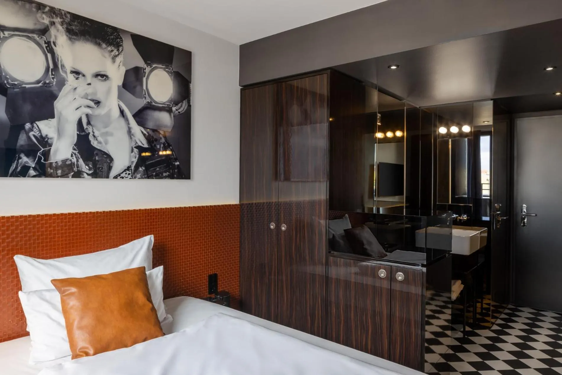 Photo of the whole room, Bed in Hotel MANI by AMANO