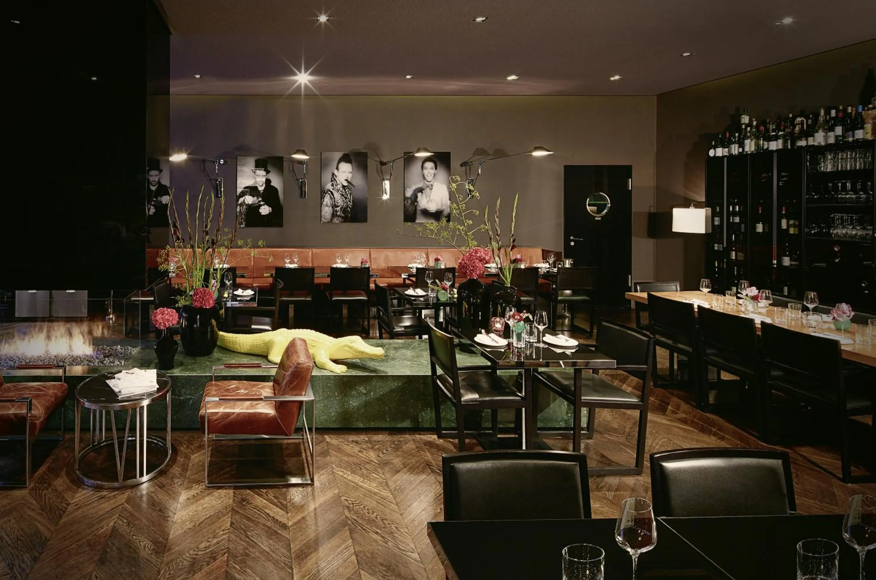 Restaurant/places to eat in Hotel MANI by AMANO