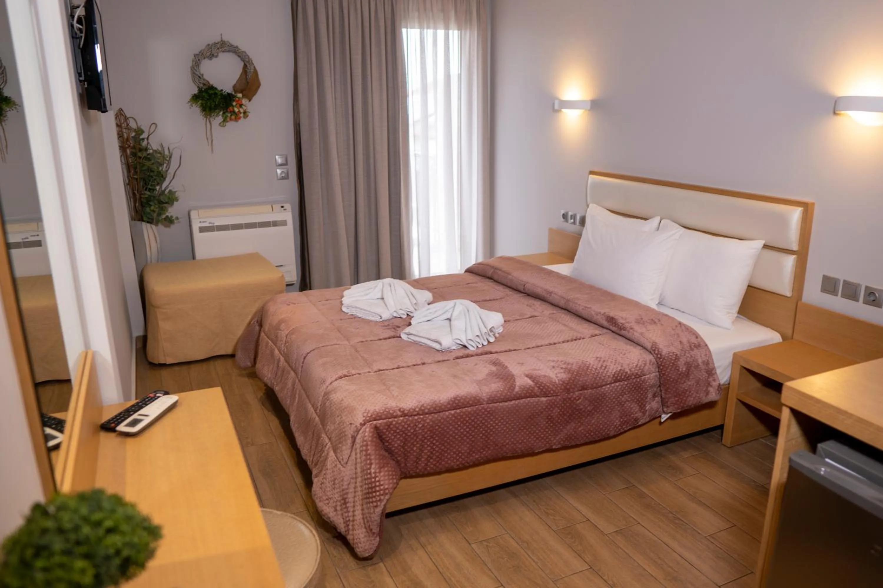 Bed in Hotel Epavlis Eleftheriadi