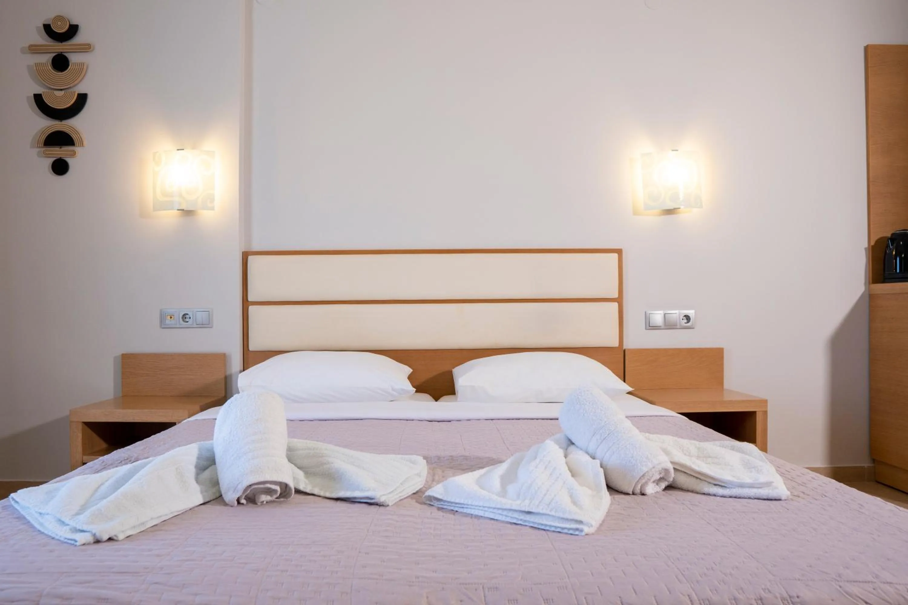 Bed in Hotel Epavlis Eleftheriadi