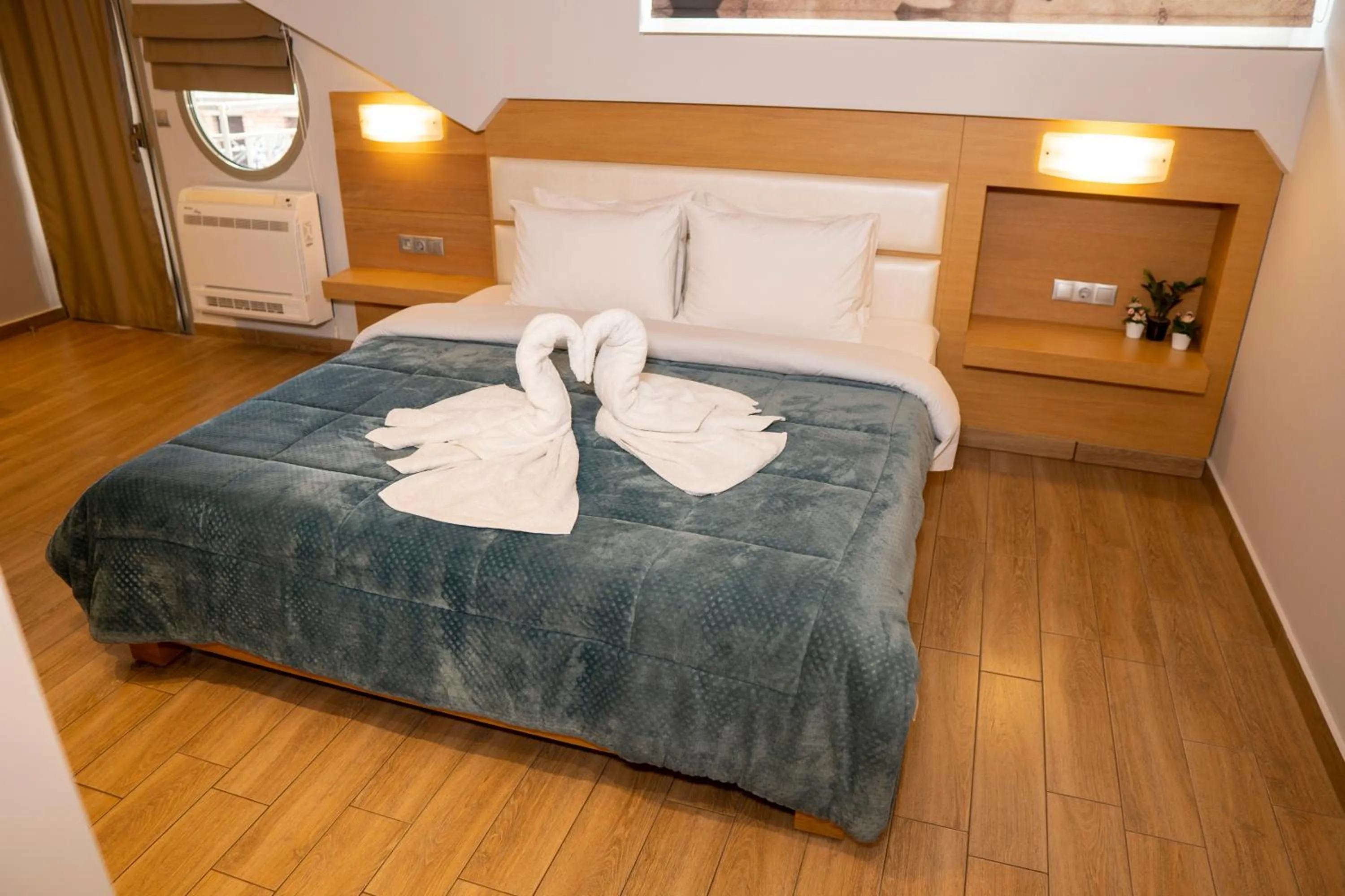 Bed in Hotel Epavlis Eleftheriadi