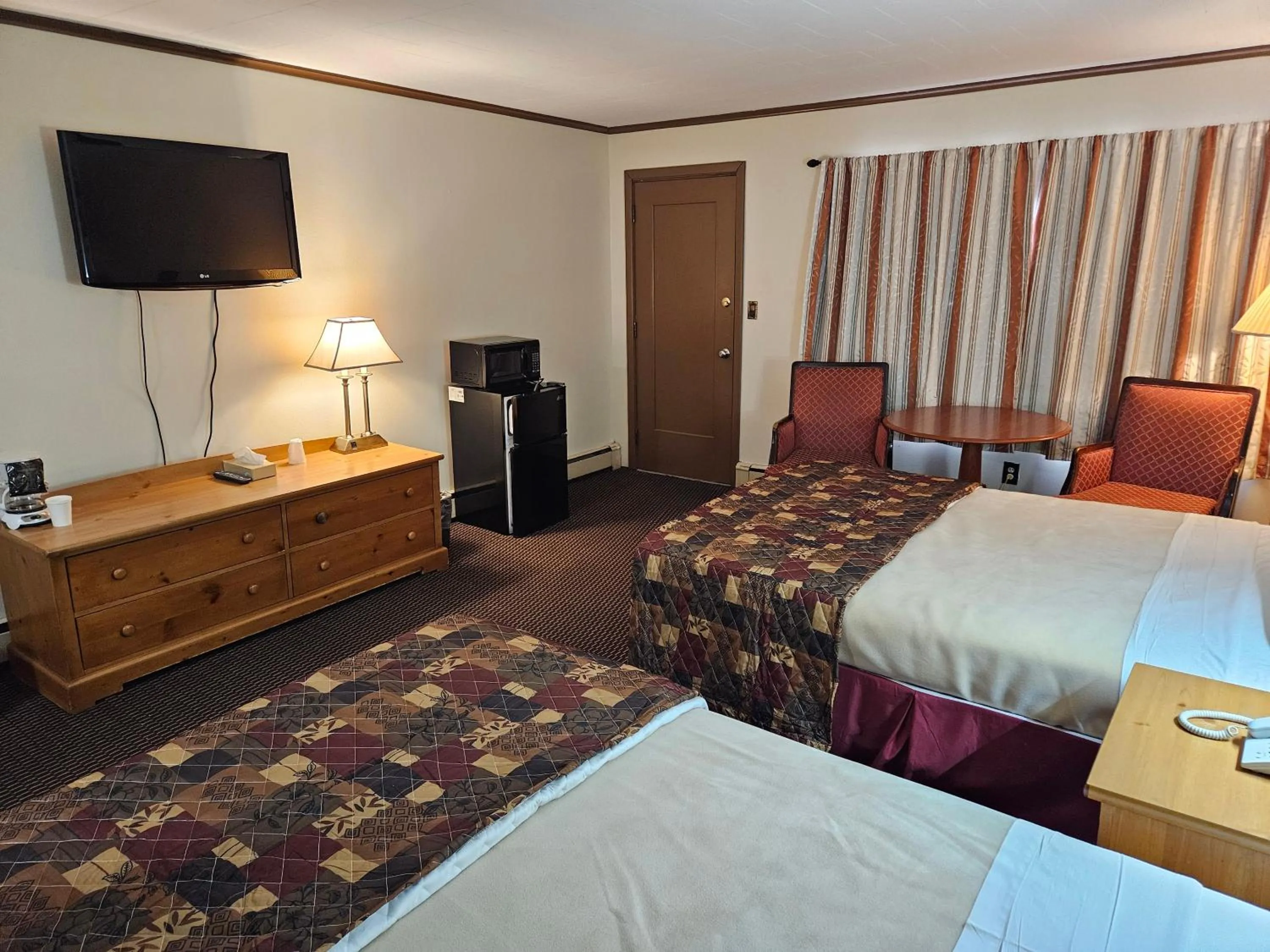 Photo of the whole room in Alpenhaus Motel