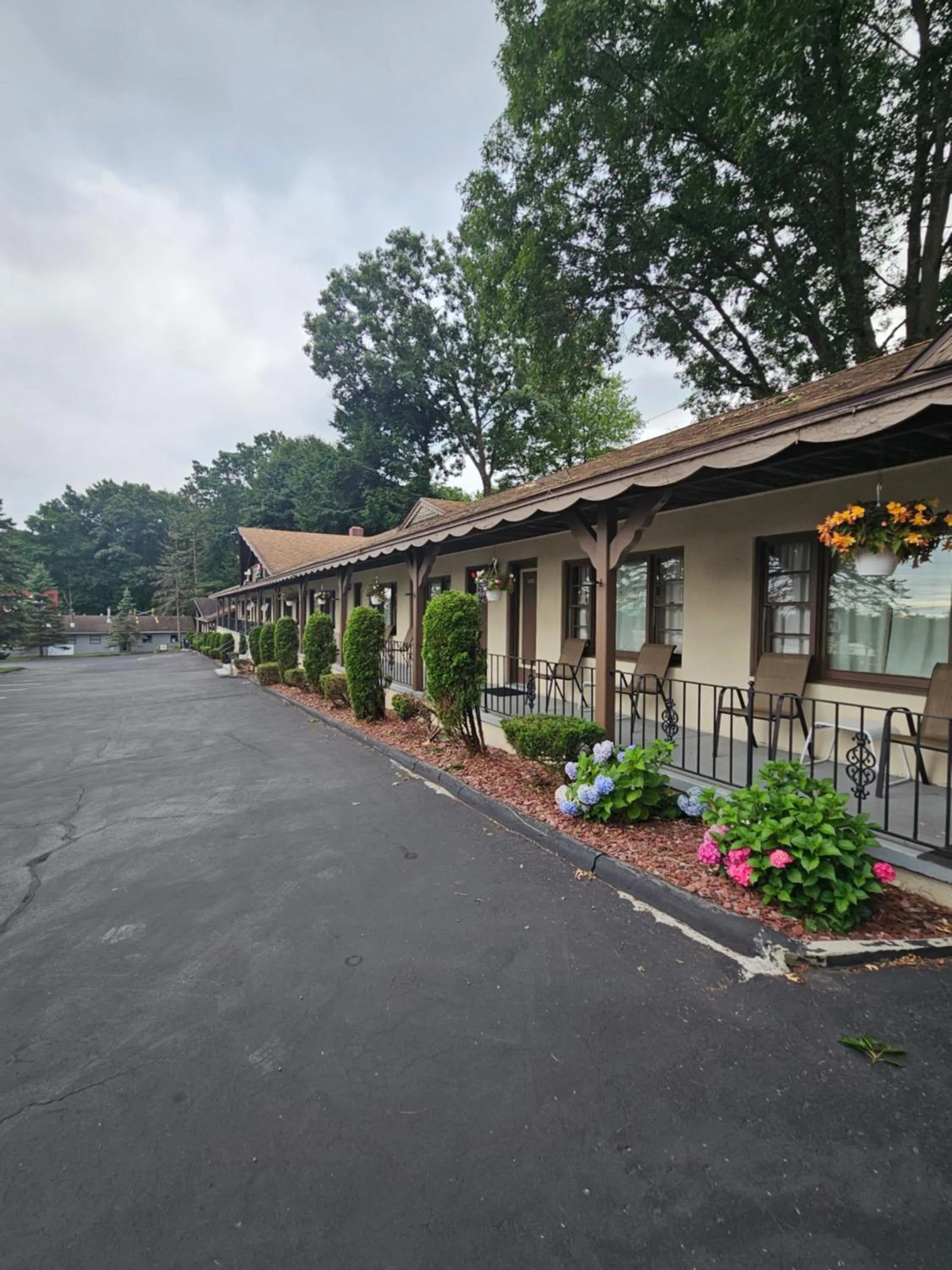 Property building in Alpenhaus Motel
