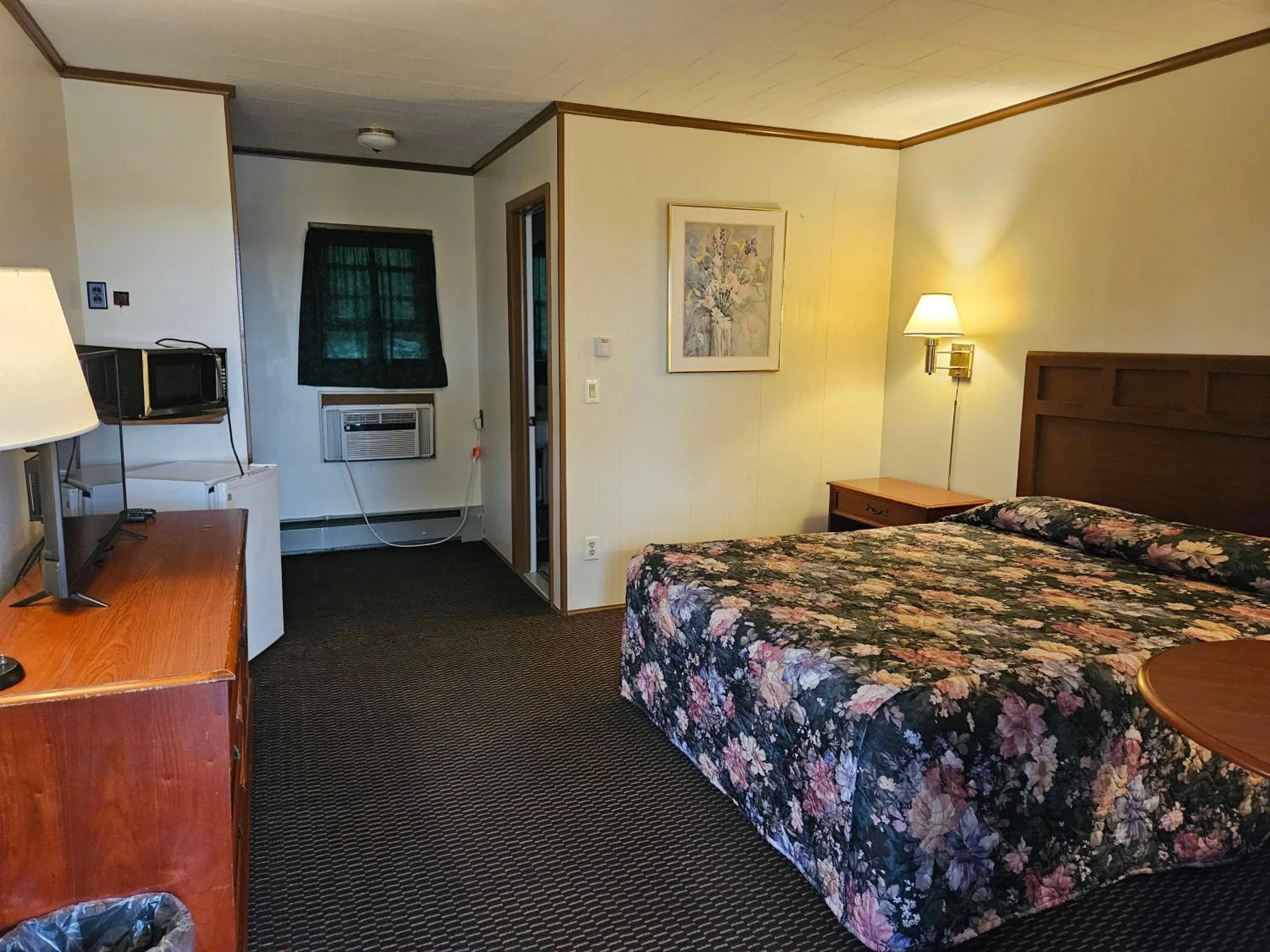 Queen Room in Alpenhaus Motel