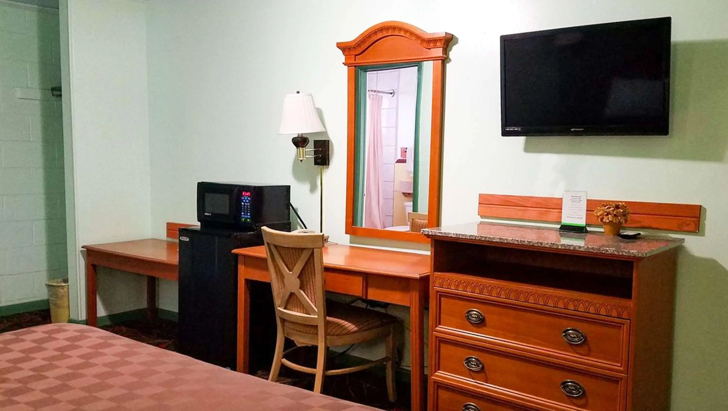 Photo of the whole room in American Inn & Suites Childress