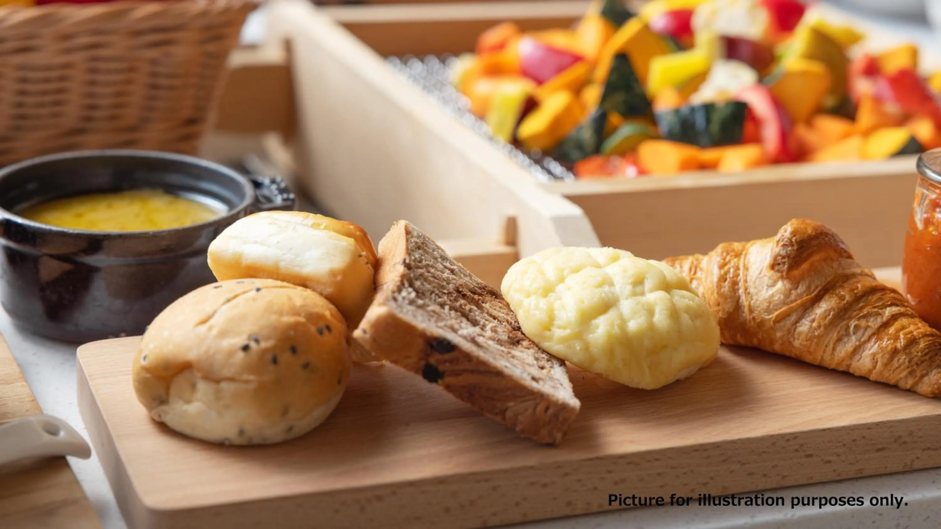 Breakfast in the b asakusa