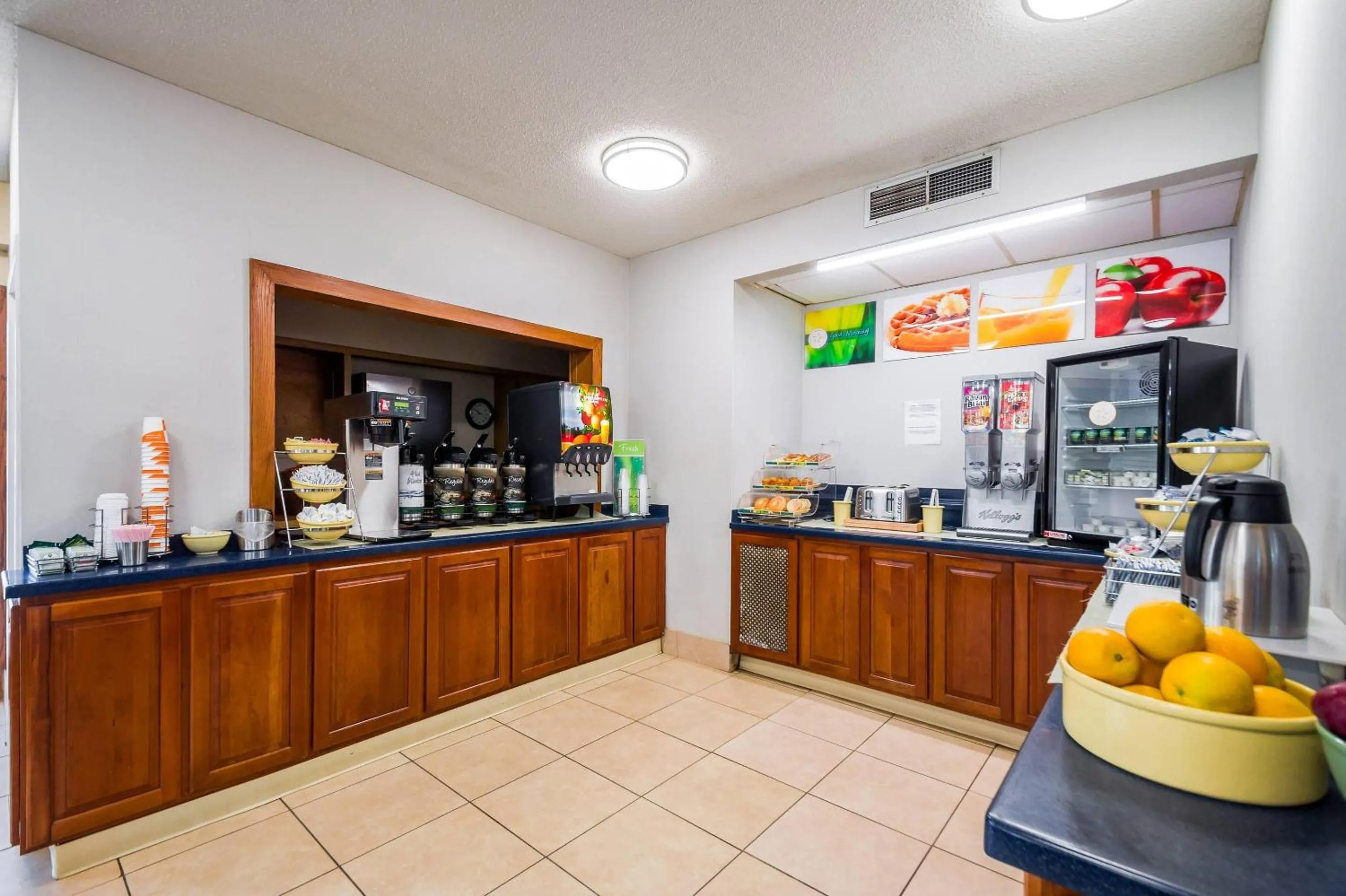 Breakfast in Quality Inn Fredericksburg-Central Park Area