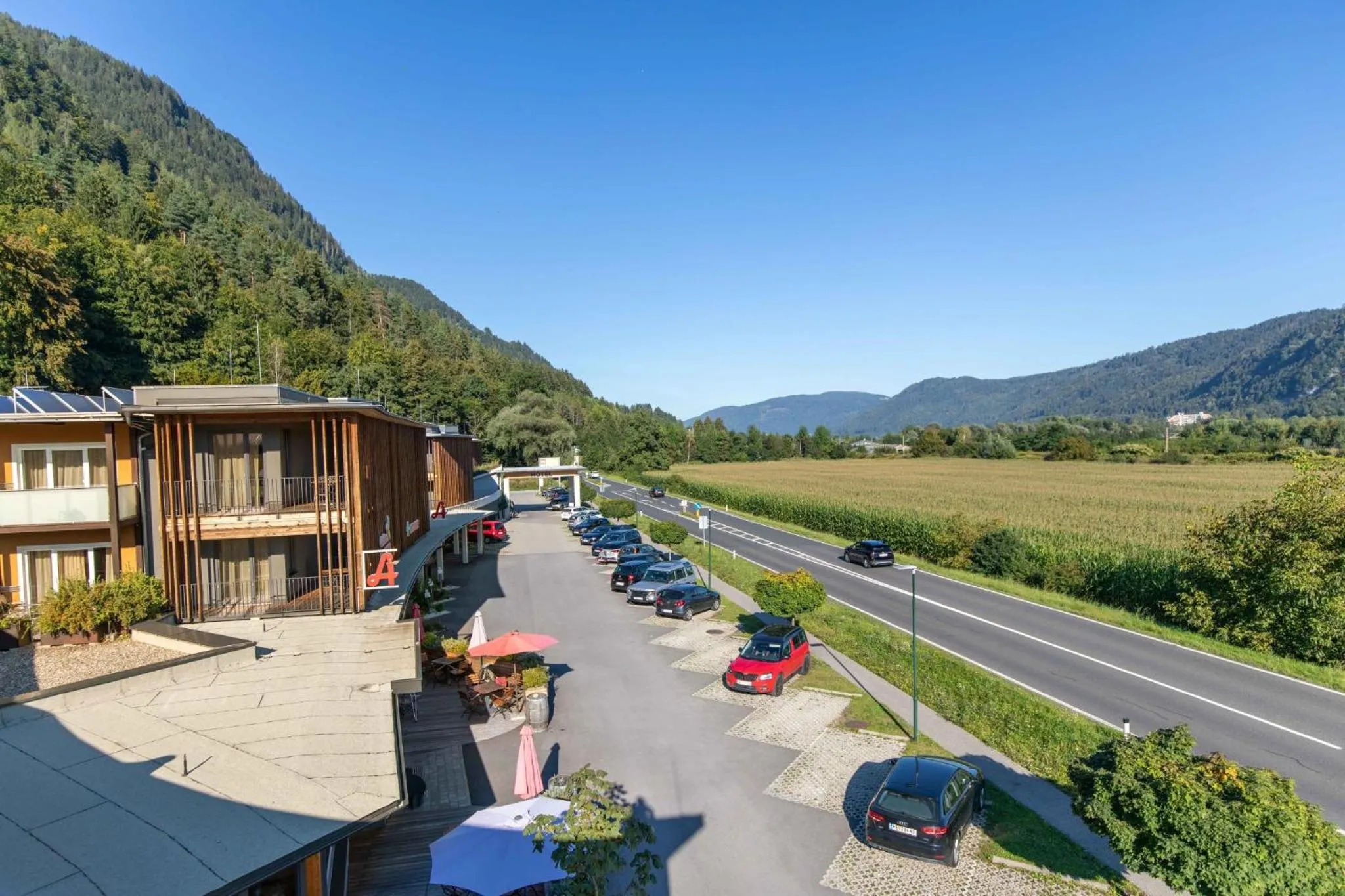 Facade/entrance in eduCARE Hotel