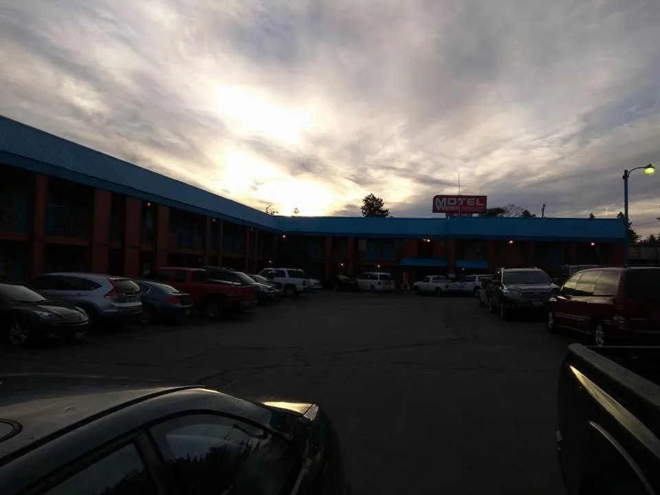 Motel West