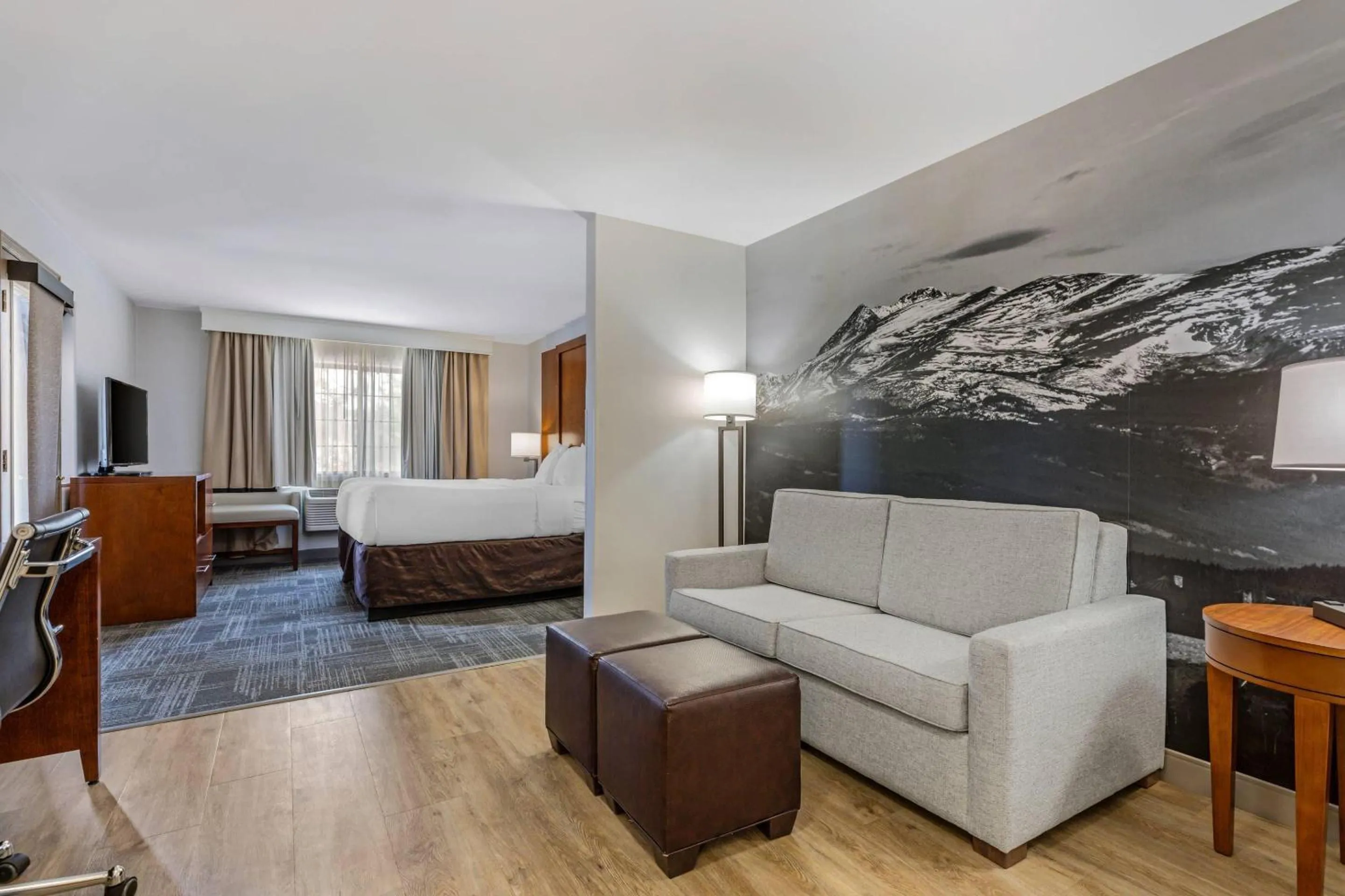 Bedroom, Bed in Comfort Suites Golden West on Evergreen Parkway