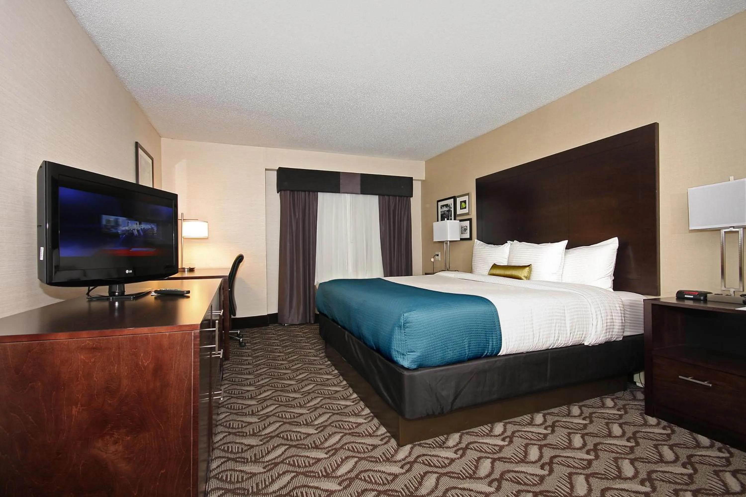 Bed in La Quinta by Wyndham Springfield