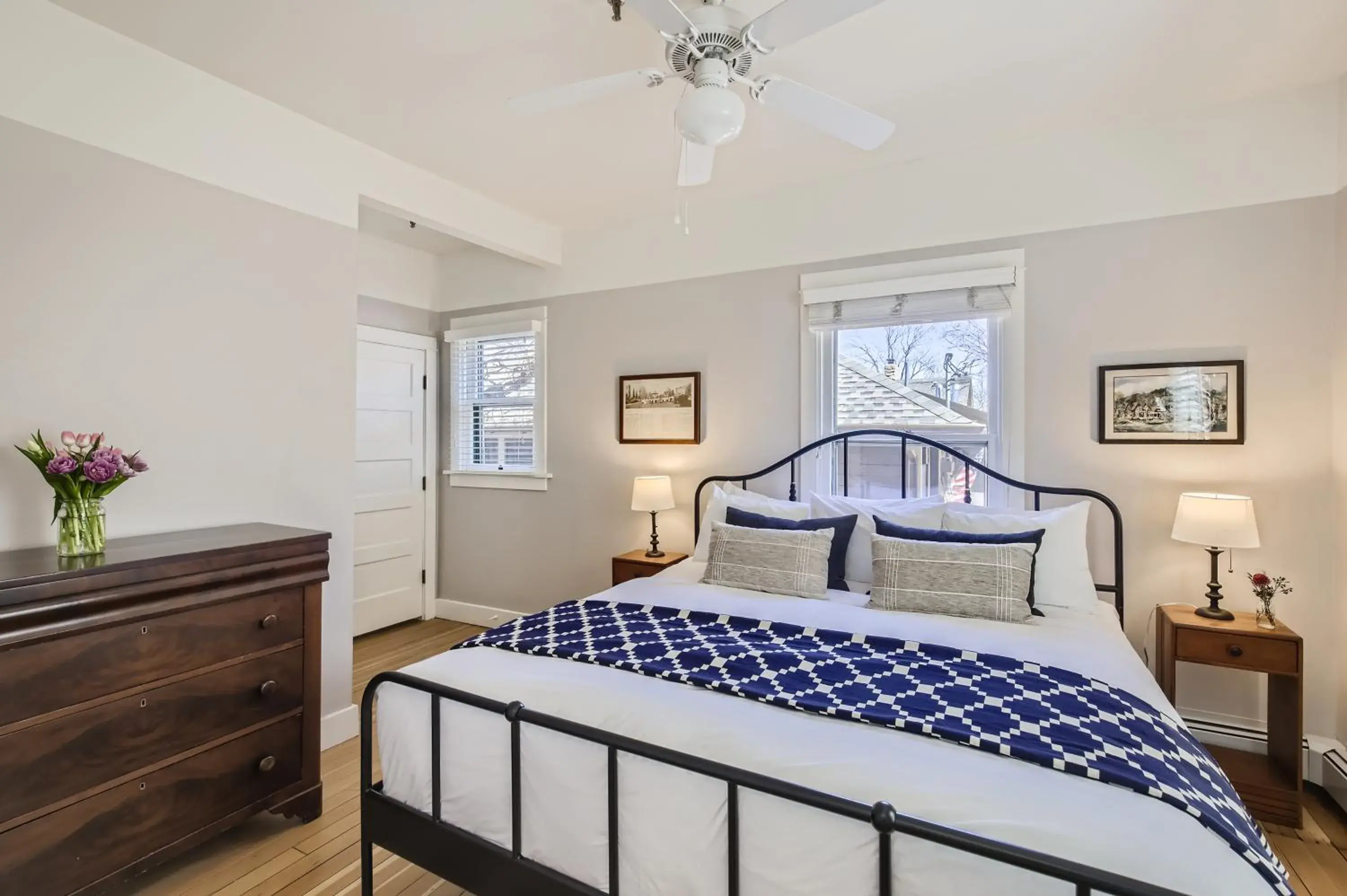 Classic One-Bedroom Apartment with King Bed in Colorado Chautauqua Cottages Classic One-Bedroom Apartment with King Bed in Colorado Chautauqua Cottages