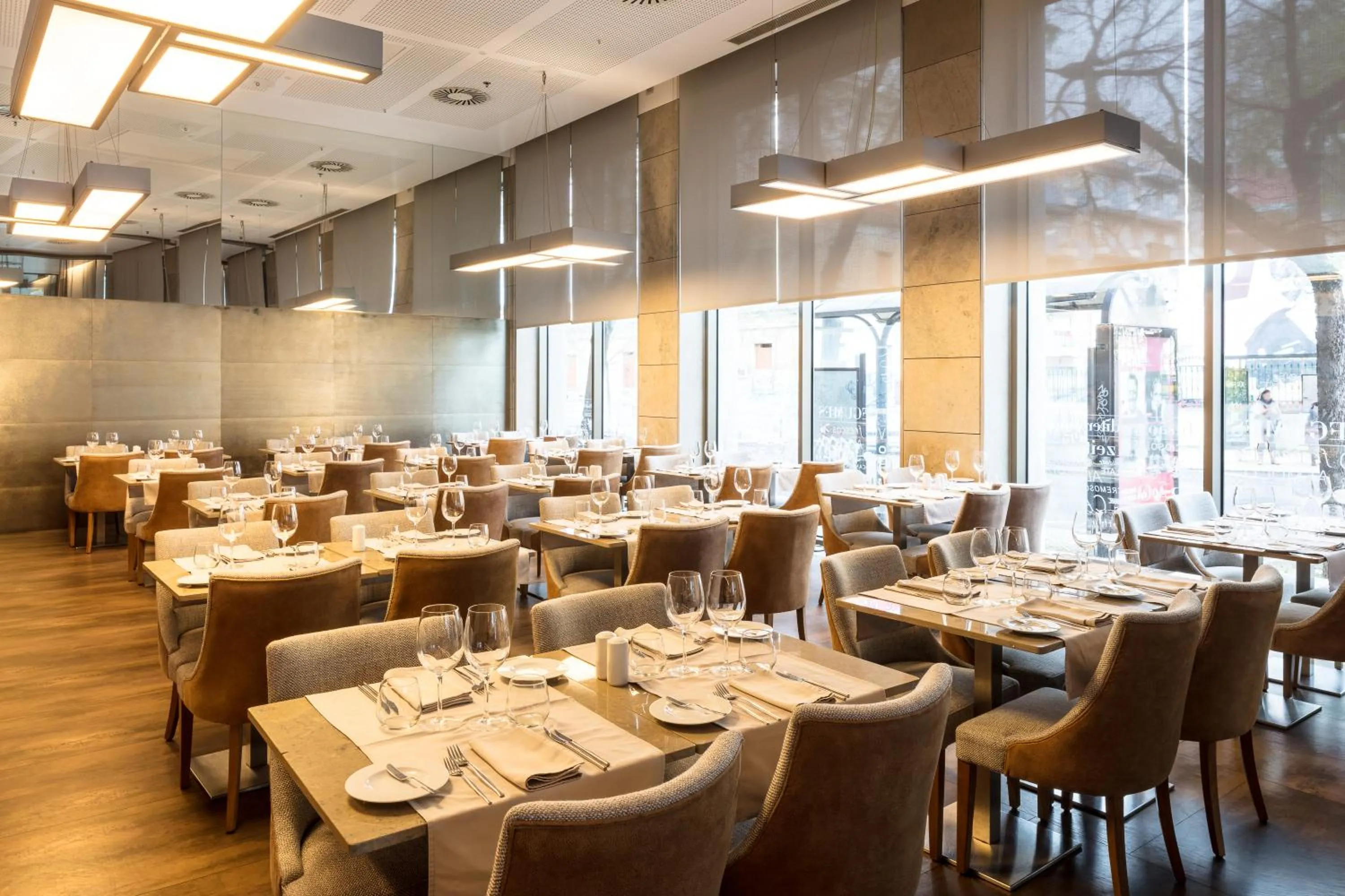 Restaurant/places to eat in NEYA Lisboa Hotel