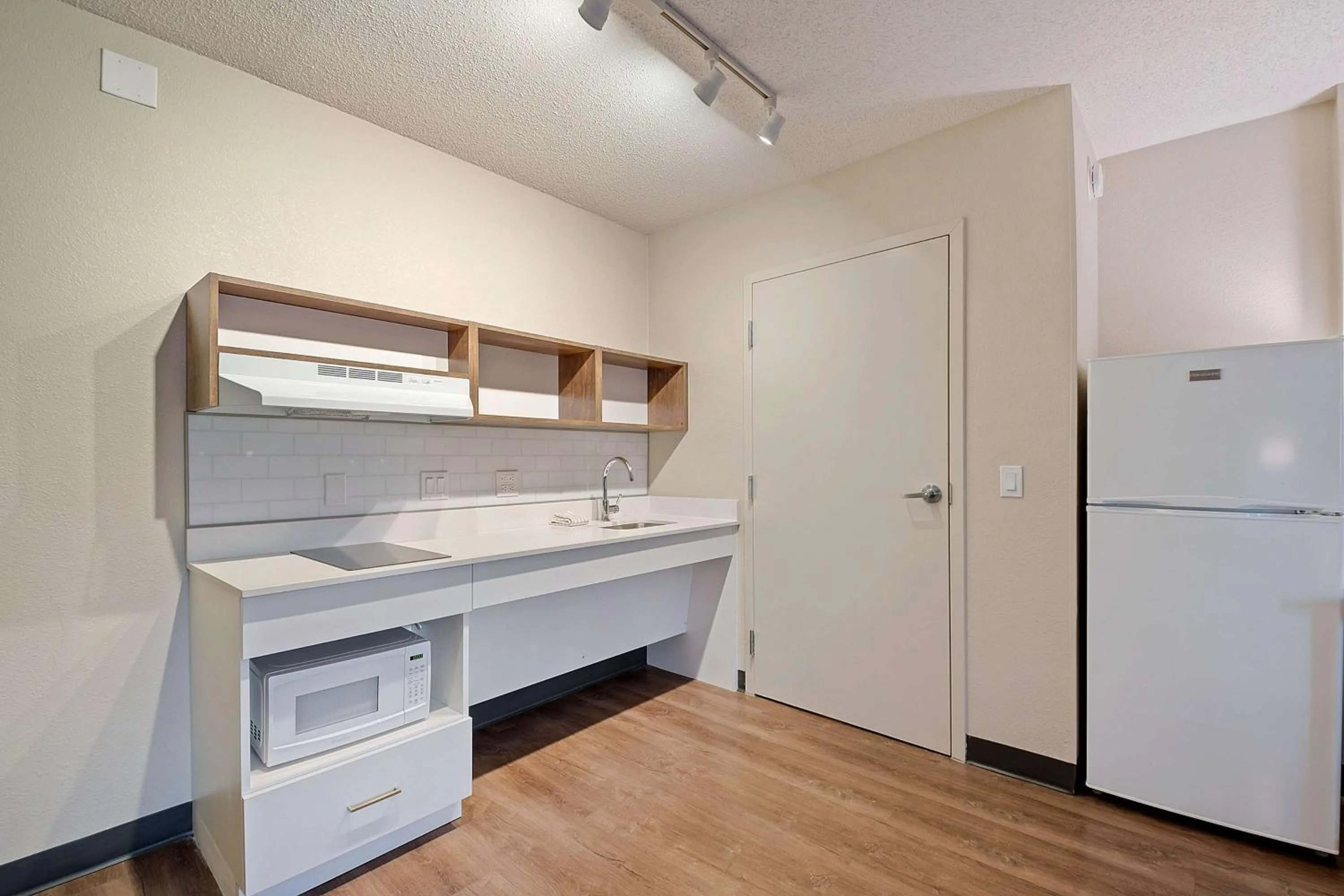 Kitchen or kitchenette in Extended Stay America Suites - Miami - Airport - Blue Lagoon
