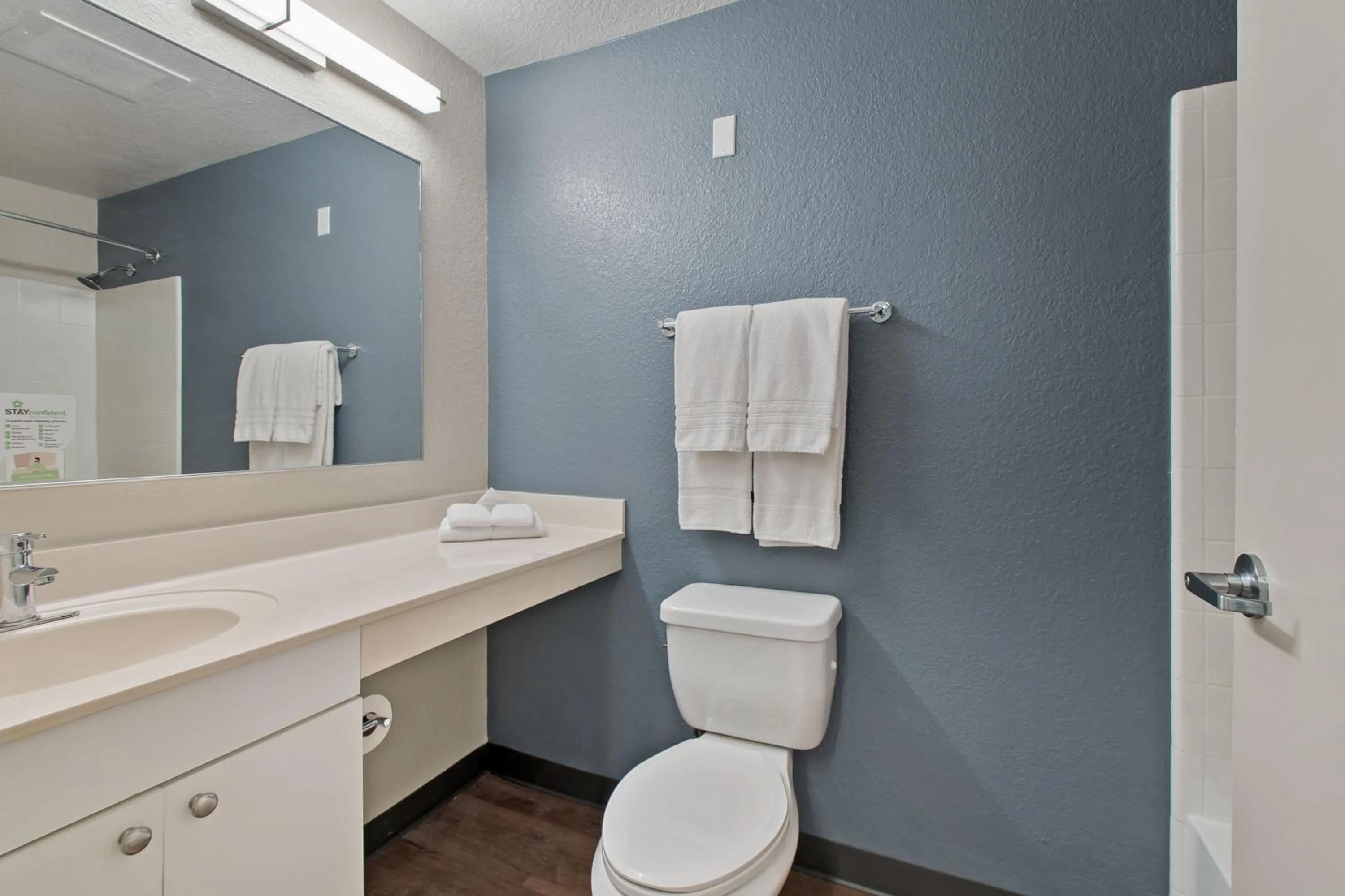 Bathroom in Extended Stay America Suites - Miami - Airport - Blue Lagoon
