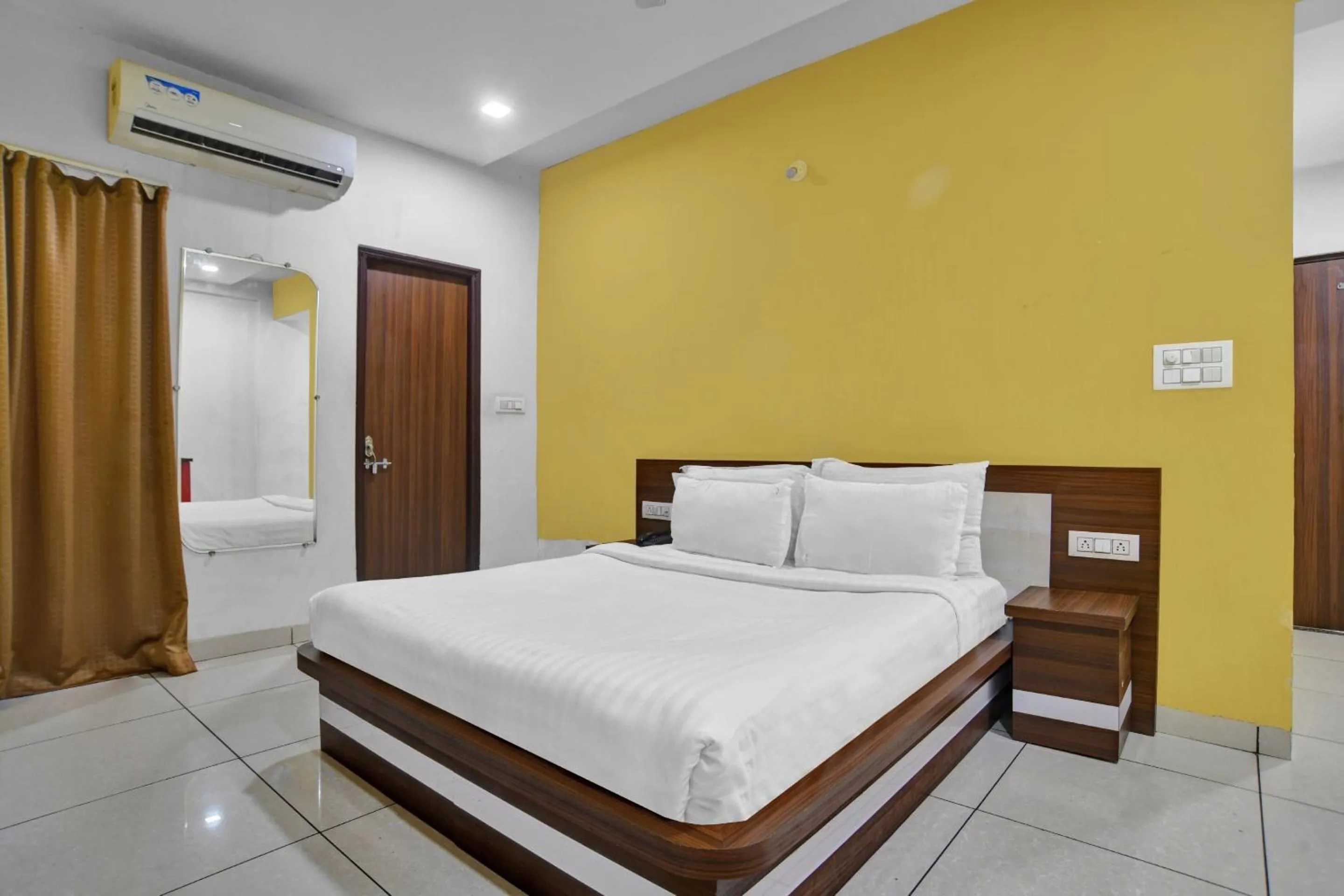 Bedroom, Bed in Collection O Jineshwari Hotel
