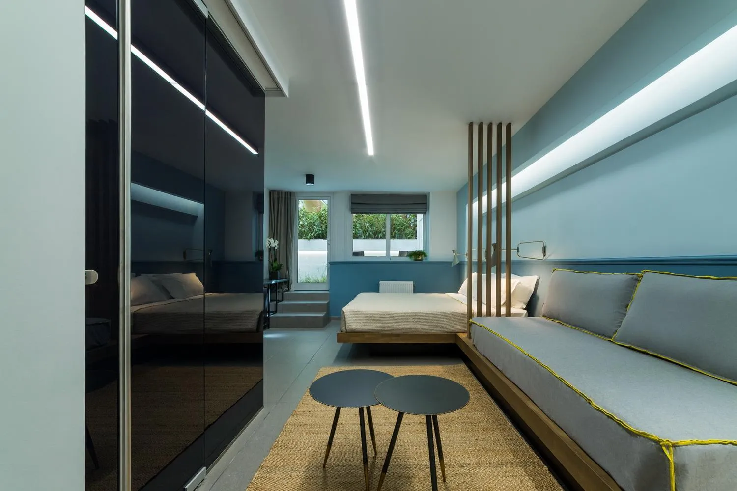 Photo of the whole room, Bed in Sir Athens