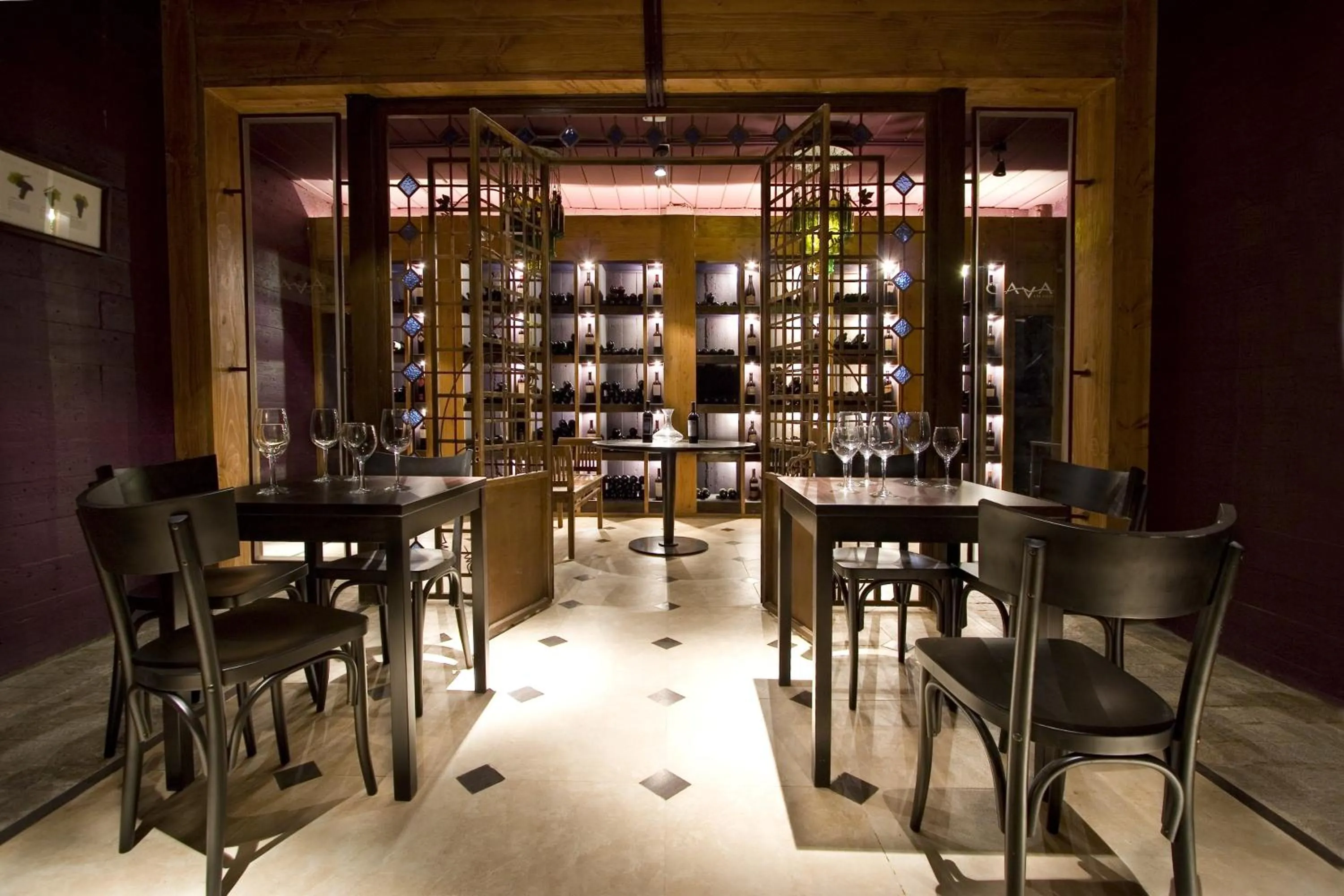 Restaurant/places to eat in Imago Hotel & Spa