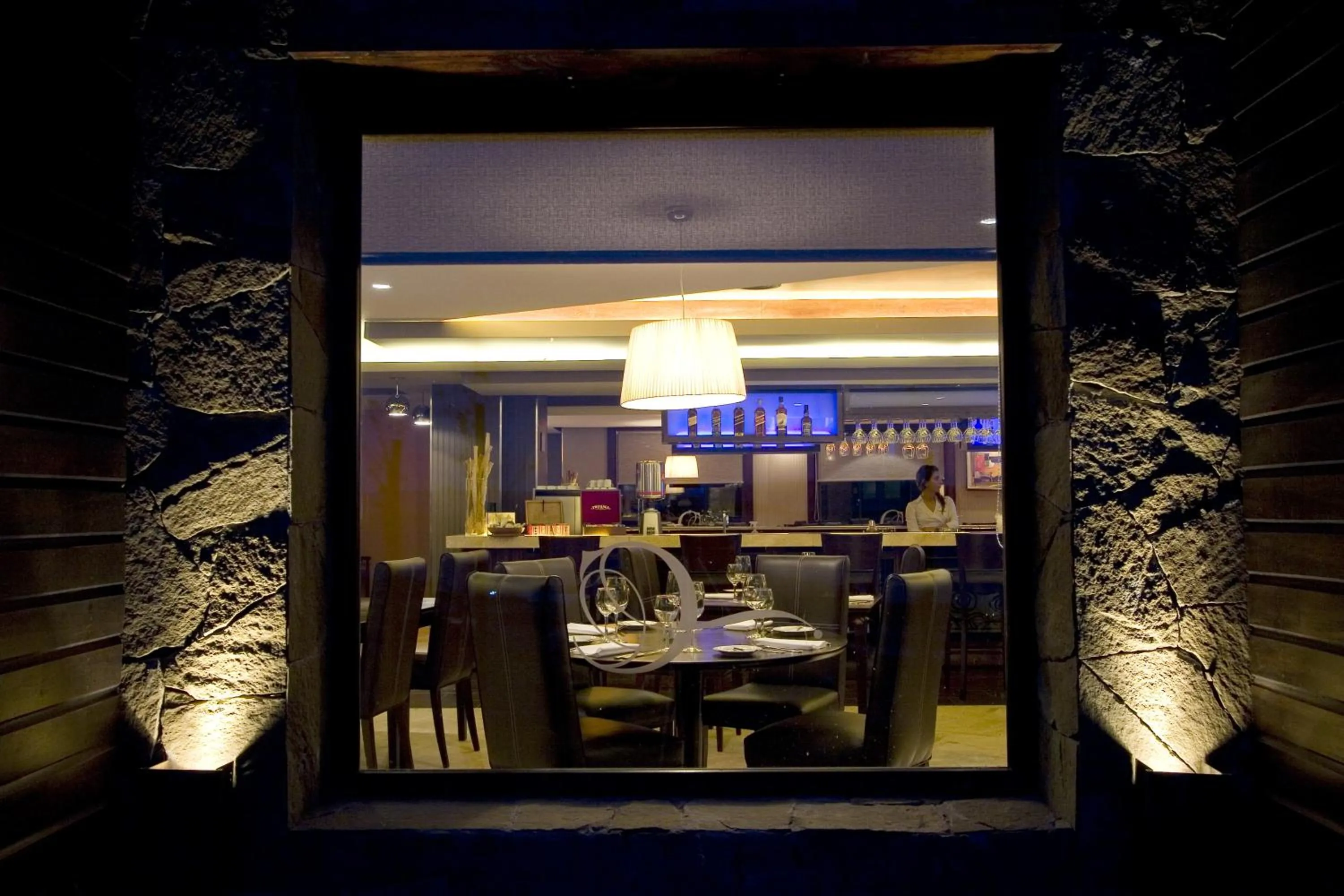 Restaurant/places to eat in Imago Hotel & Spa