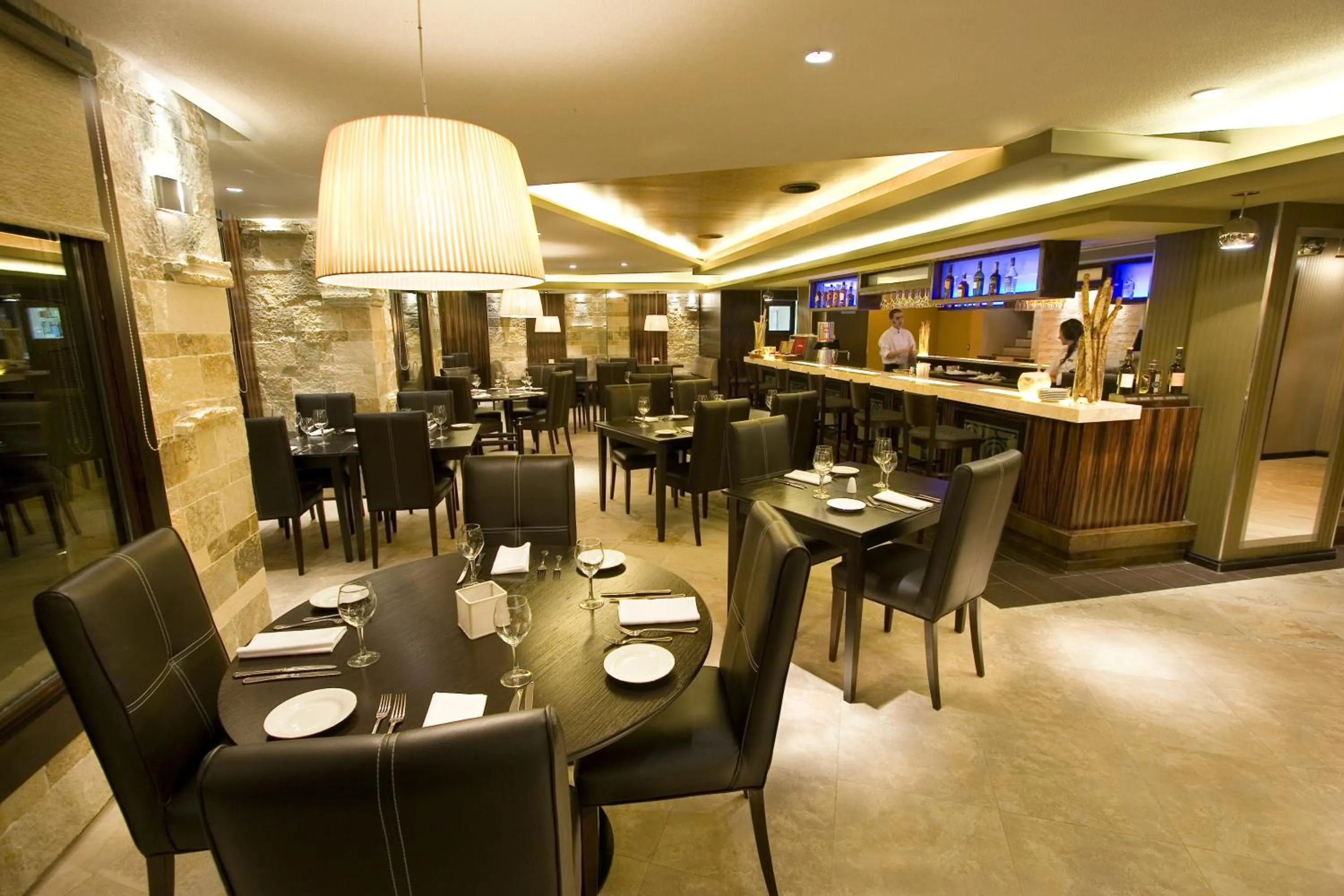 Restaurant/places to eat in Imago Hotel & Spa