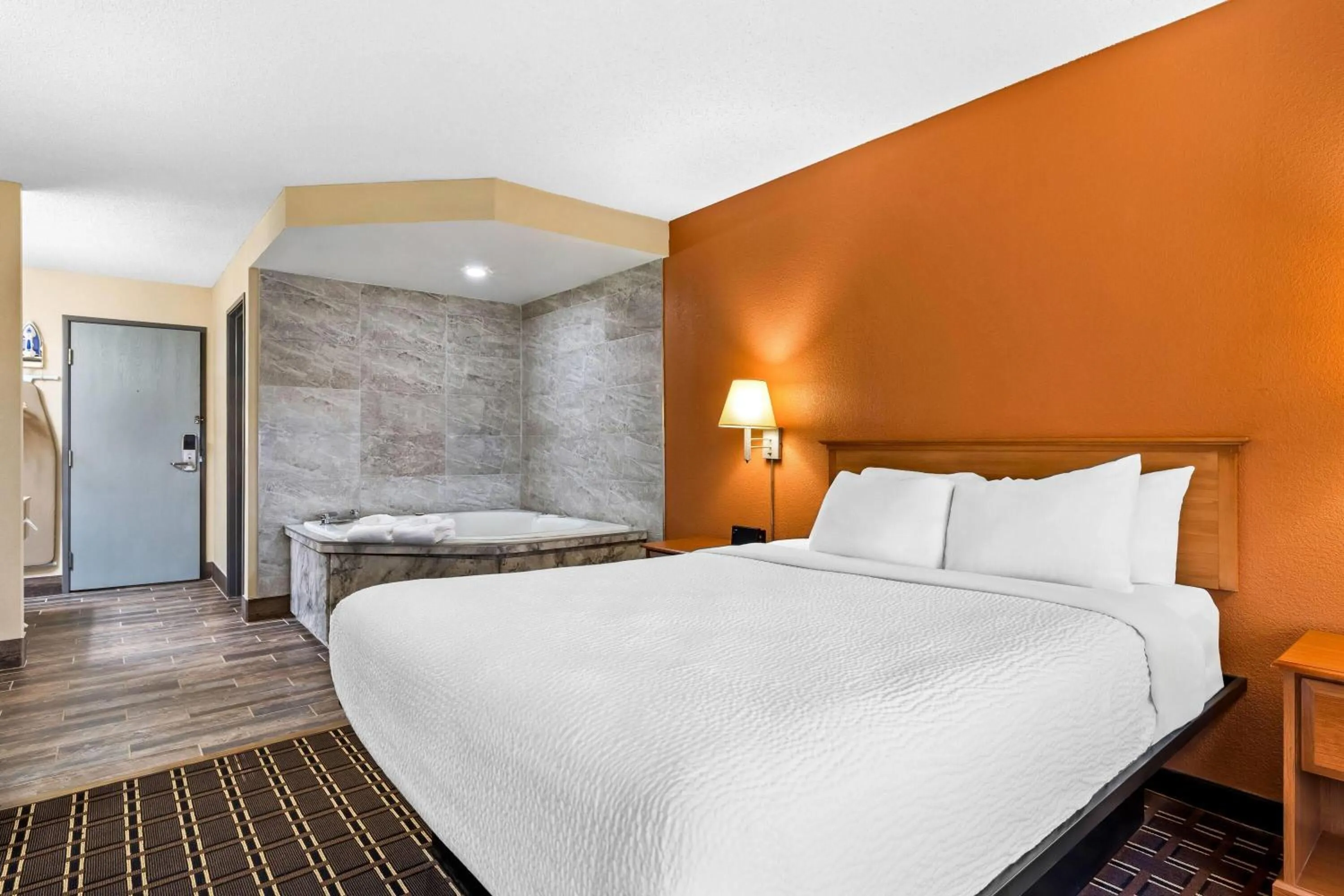 Photo of the whole room, Bed in Days Inn by Wyndham Black River Falls - Access to ATV Trail