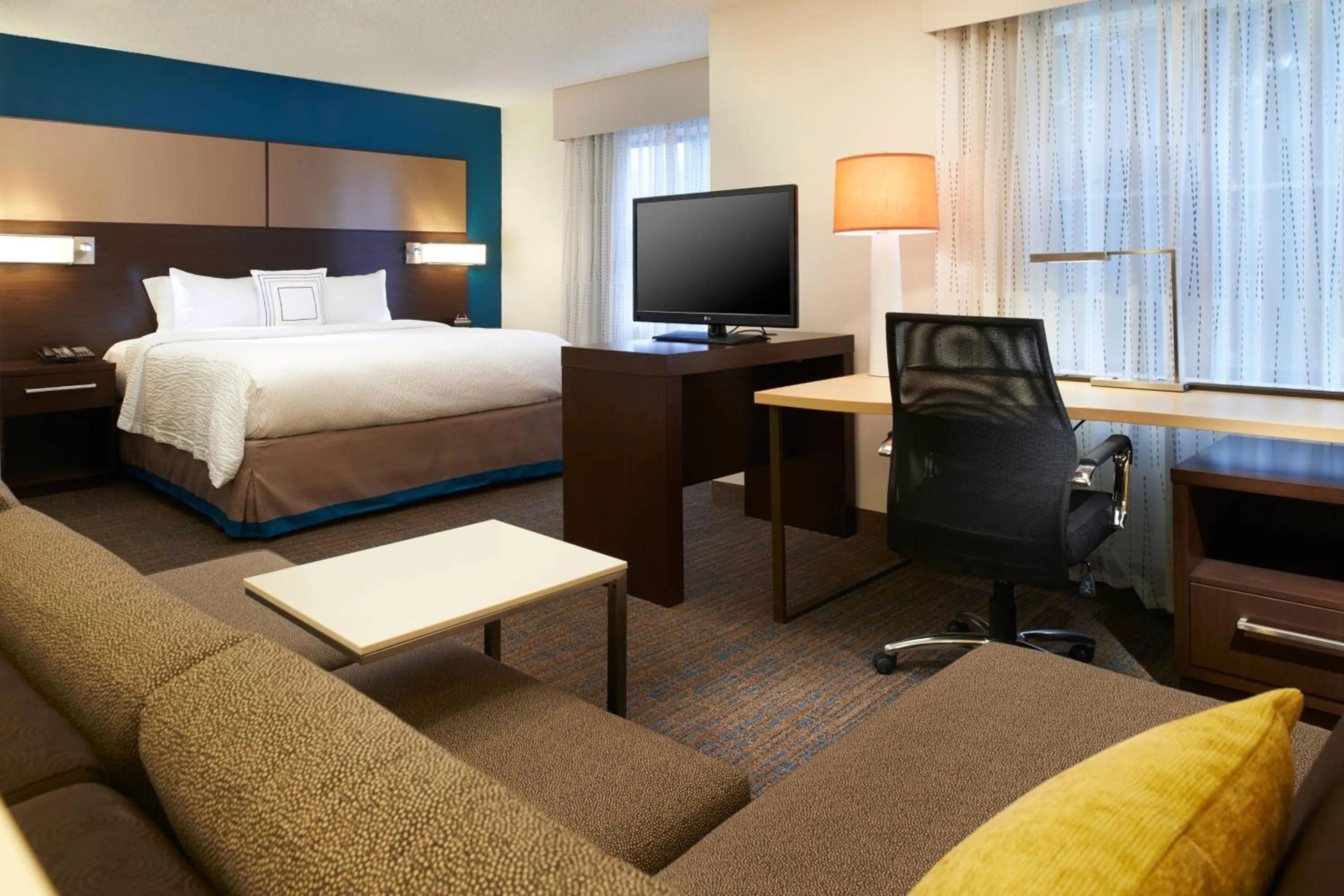 Photo of the whole room, Bed in Residence Inn by Marriott Ann Arbor North