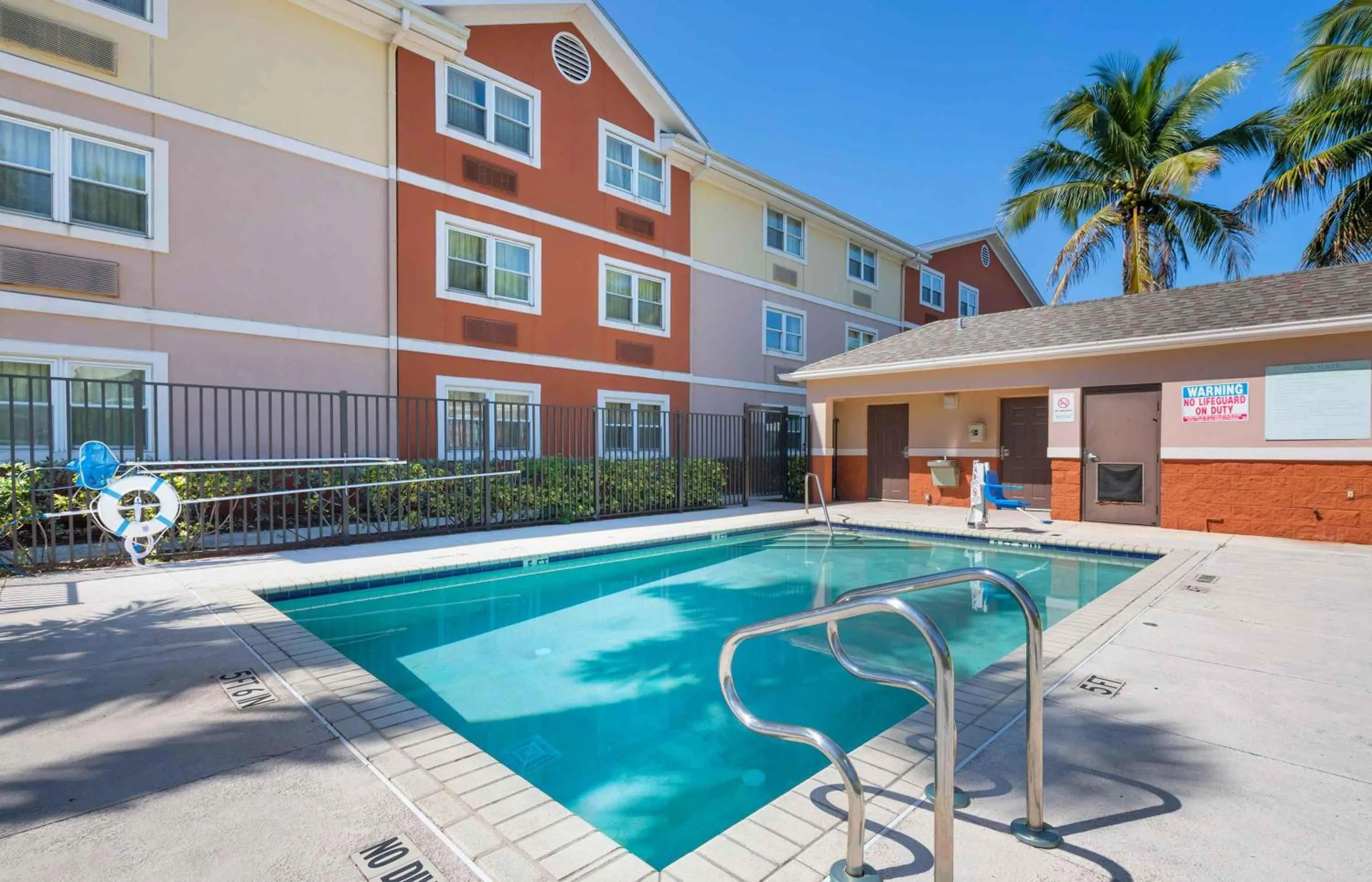 Pool view in Extended Stay America Suites - West Palm Beach - Northpoint Corporate Park
