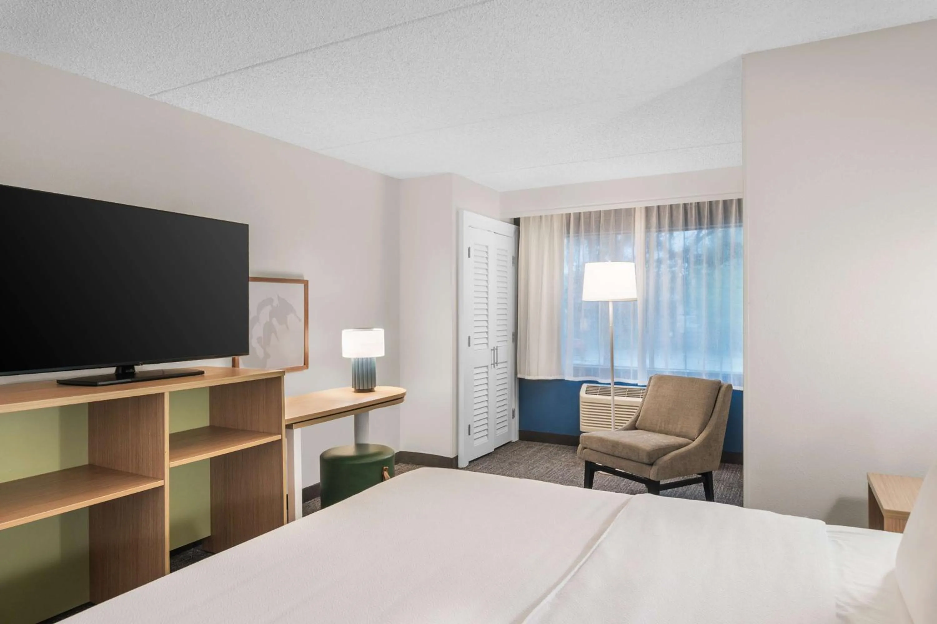 Bed in Spark By Hilton St. Augustine Historic District