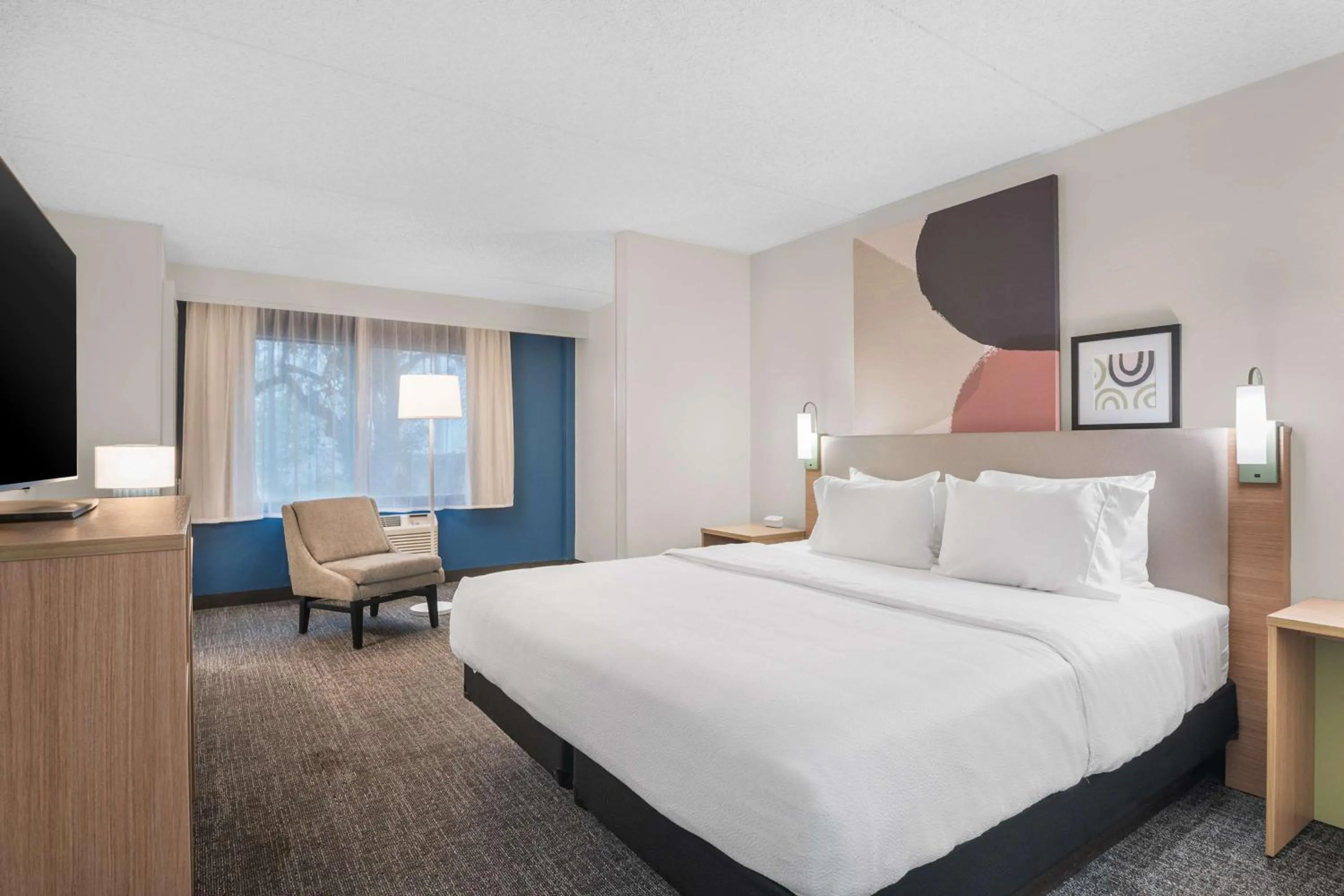 Bed in Spark By Hilton St. Augustine Historic District