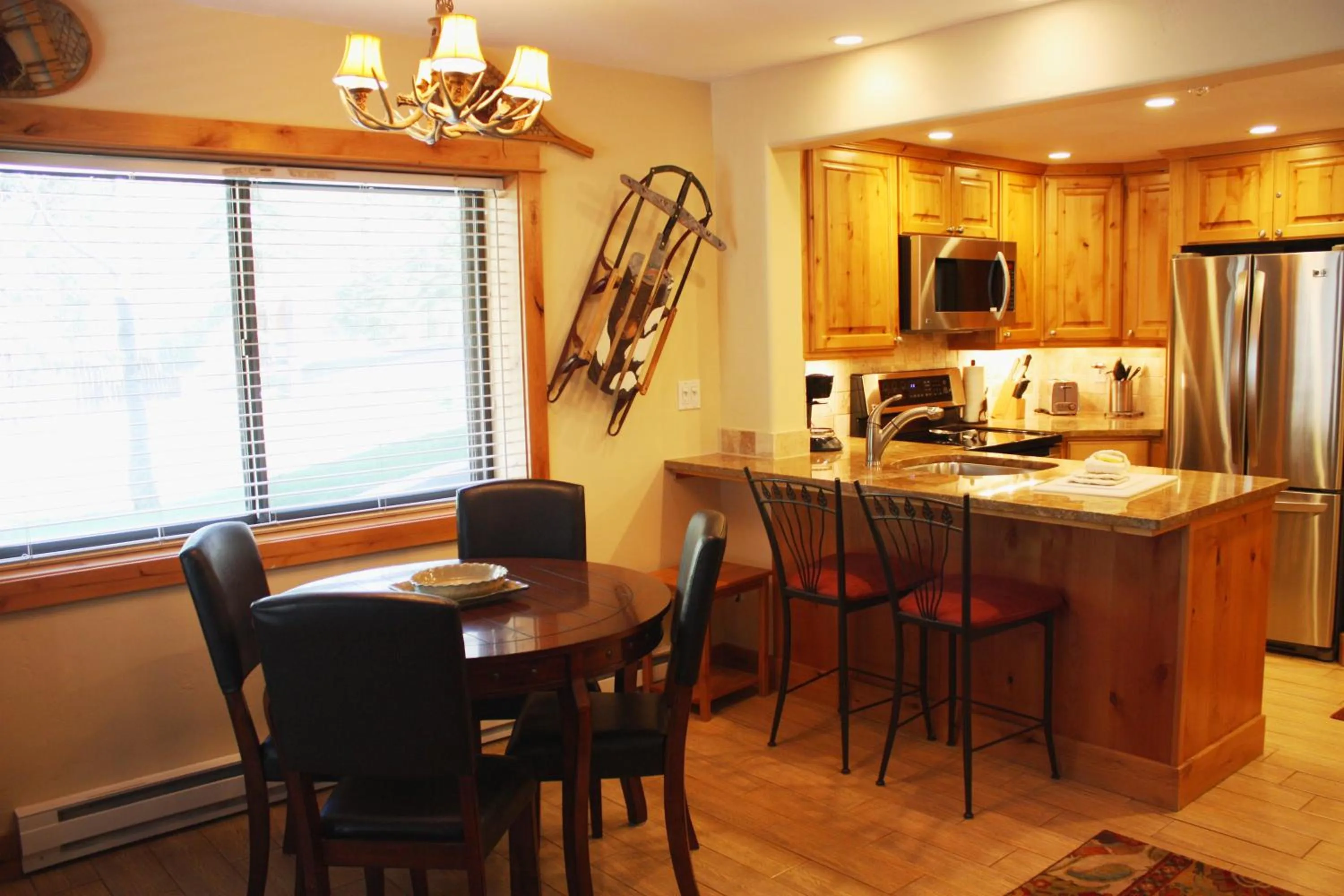 Kitchen or kitchenette in Vail Racquet Club Mountain Resort