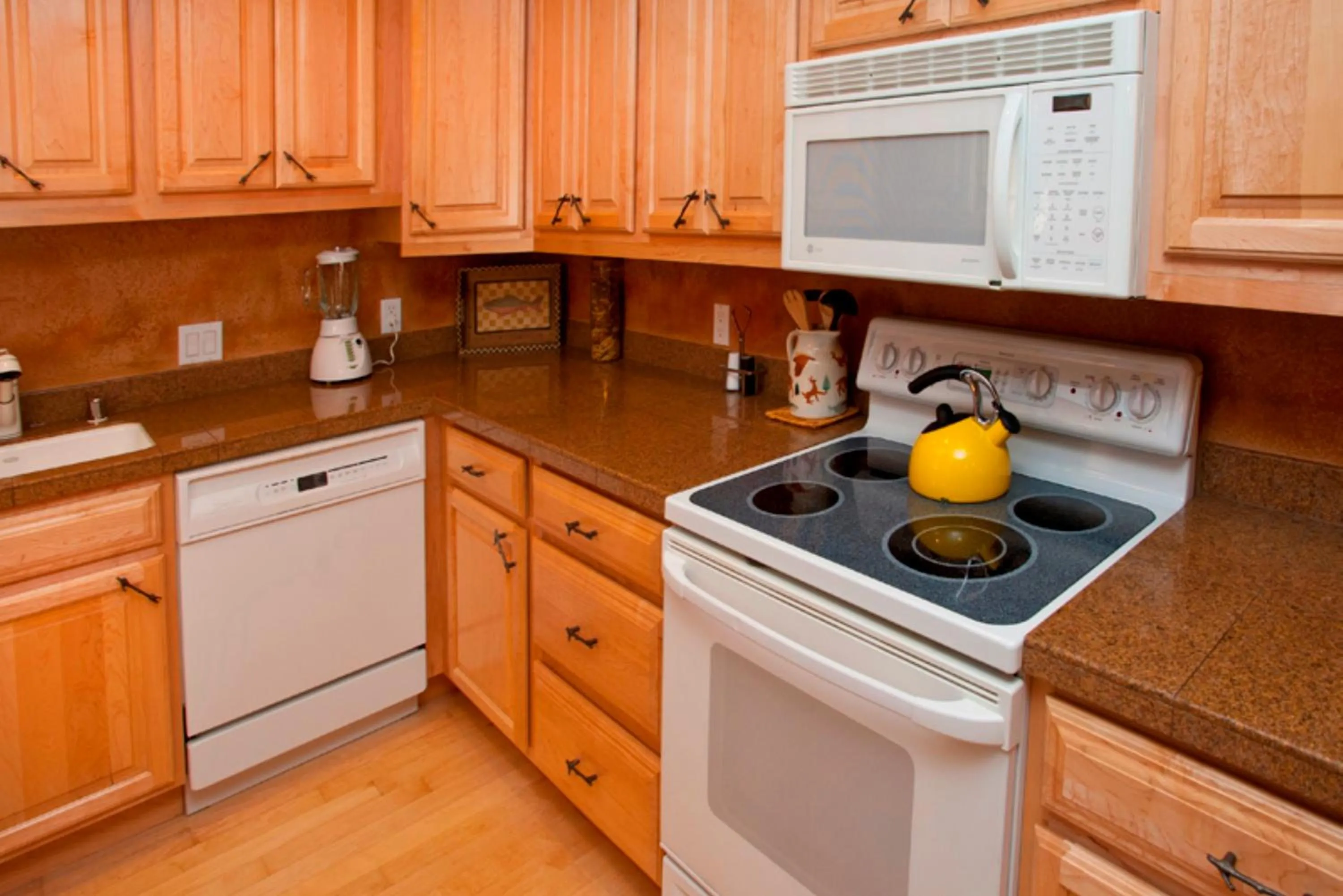 Kitchen or kitchenette in Vail Racquet Club Mountain Resort
