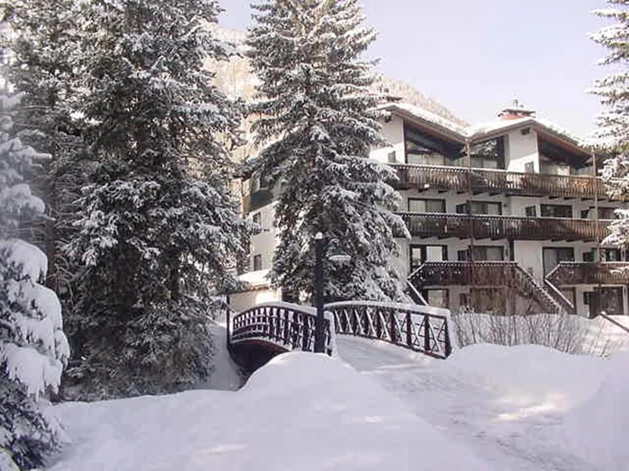 Property building in Vail Racquet Club Mountain Resort