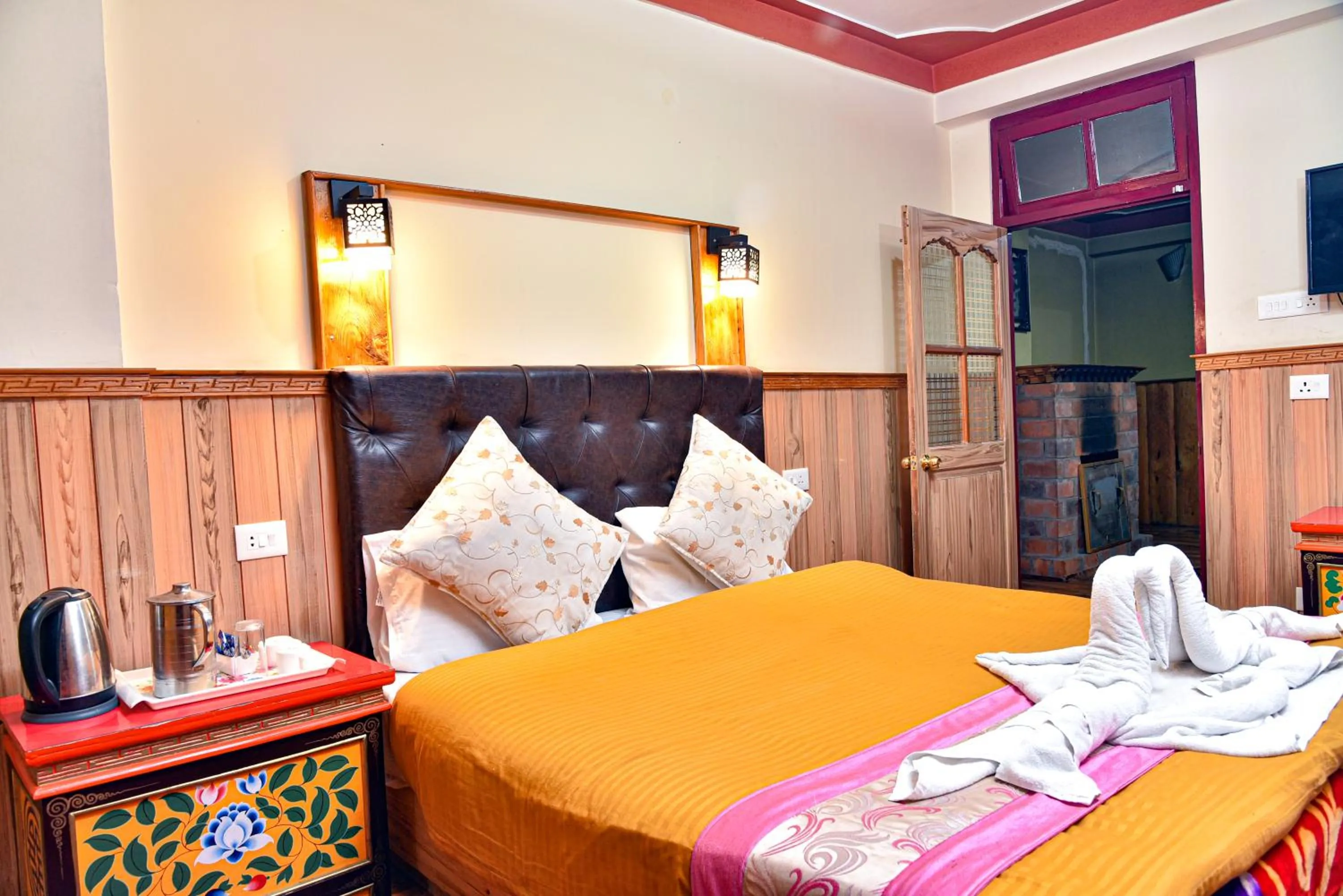 Bedroom, Bed in Rufina Blue Pine