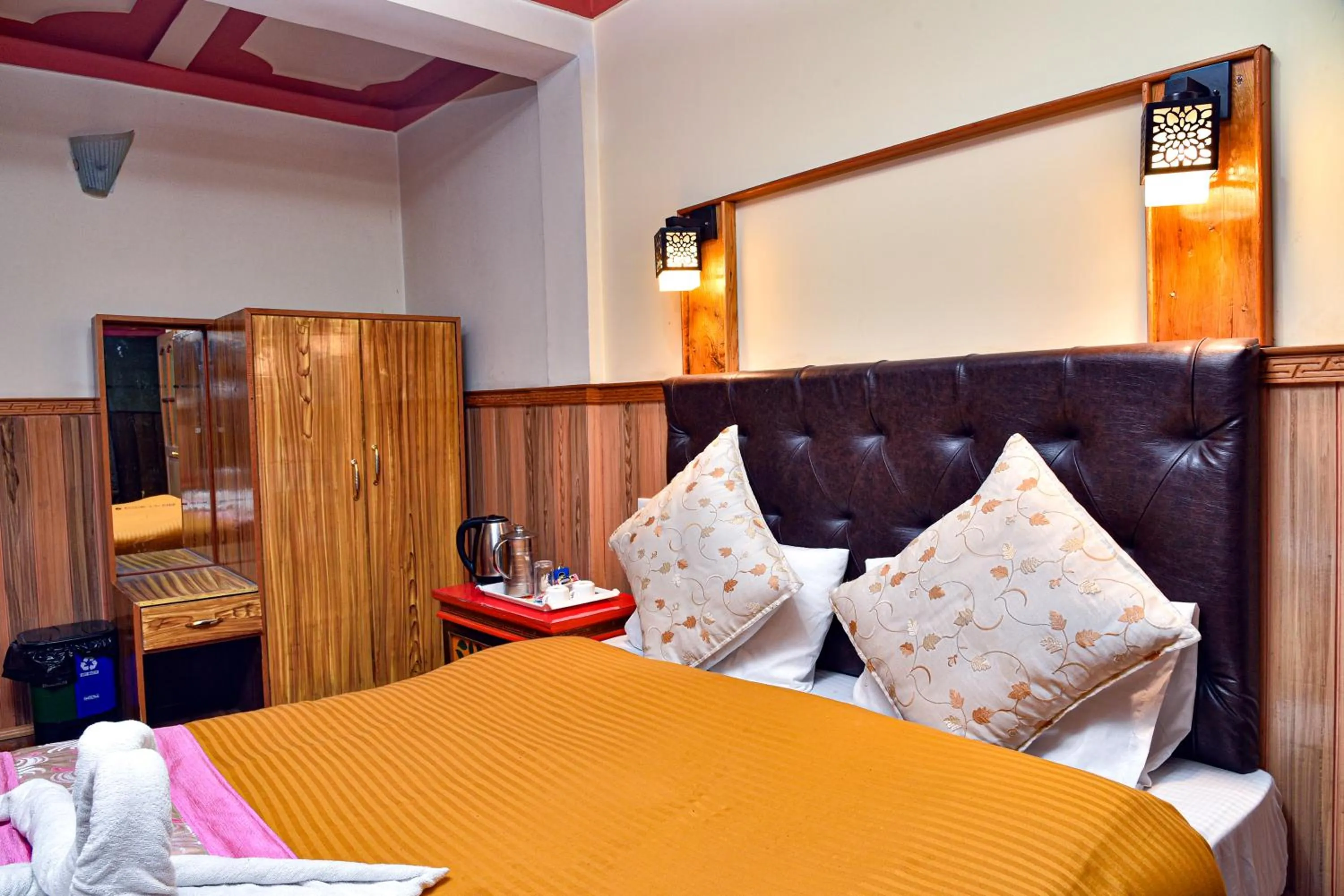 Bedroom, Bed in Rufina Blue Pine