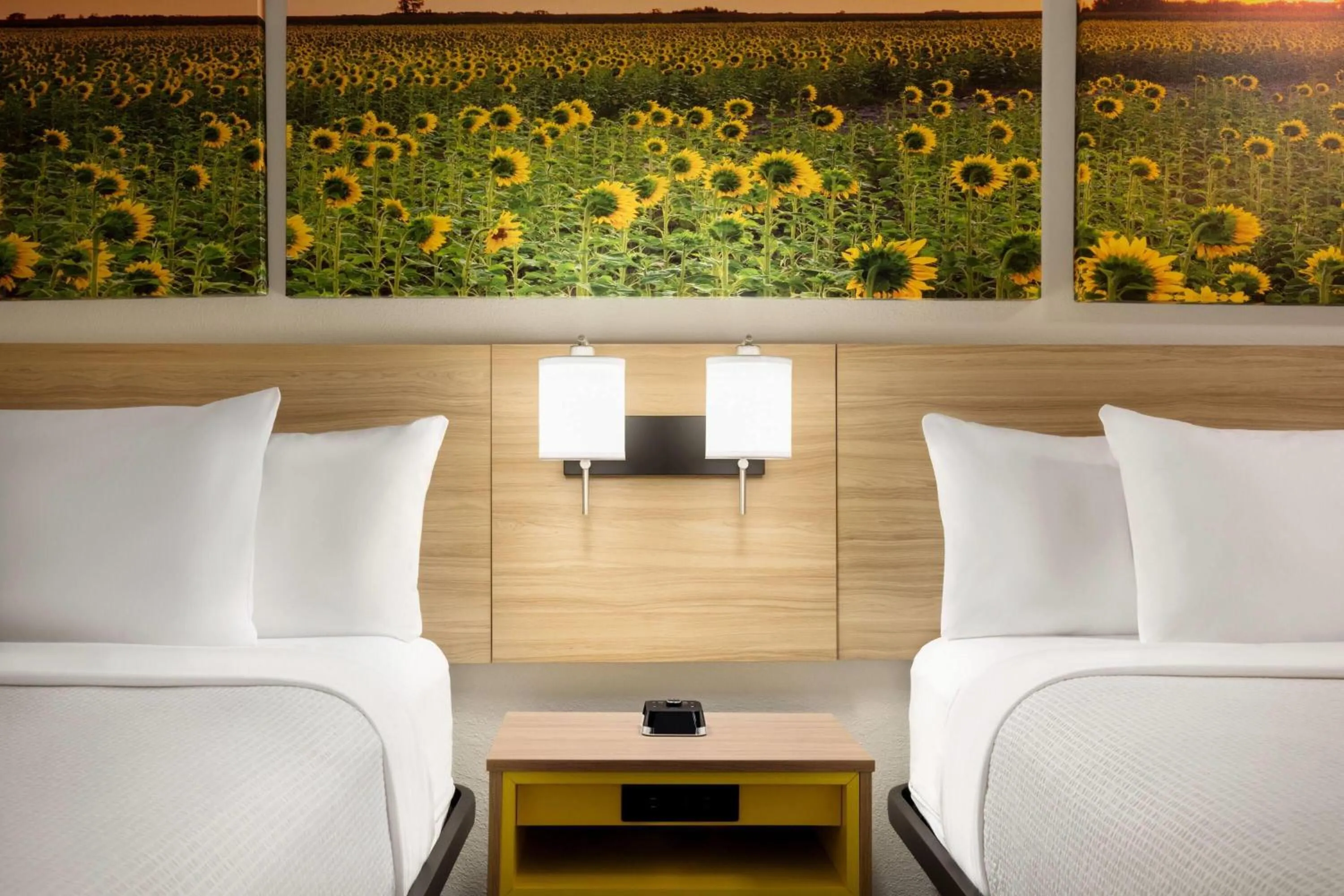 Photo of the whole room, Bed in Days Inn by Wyndham Cartersville