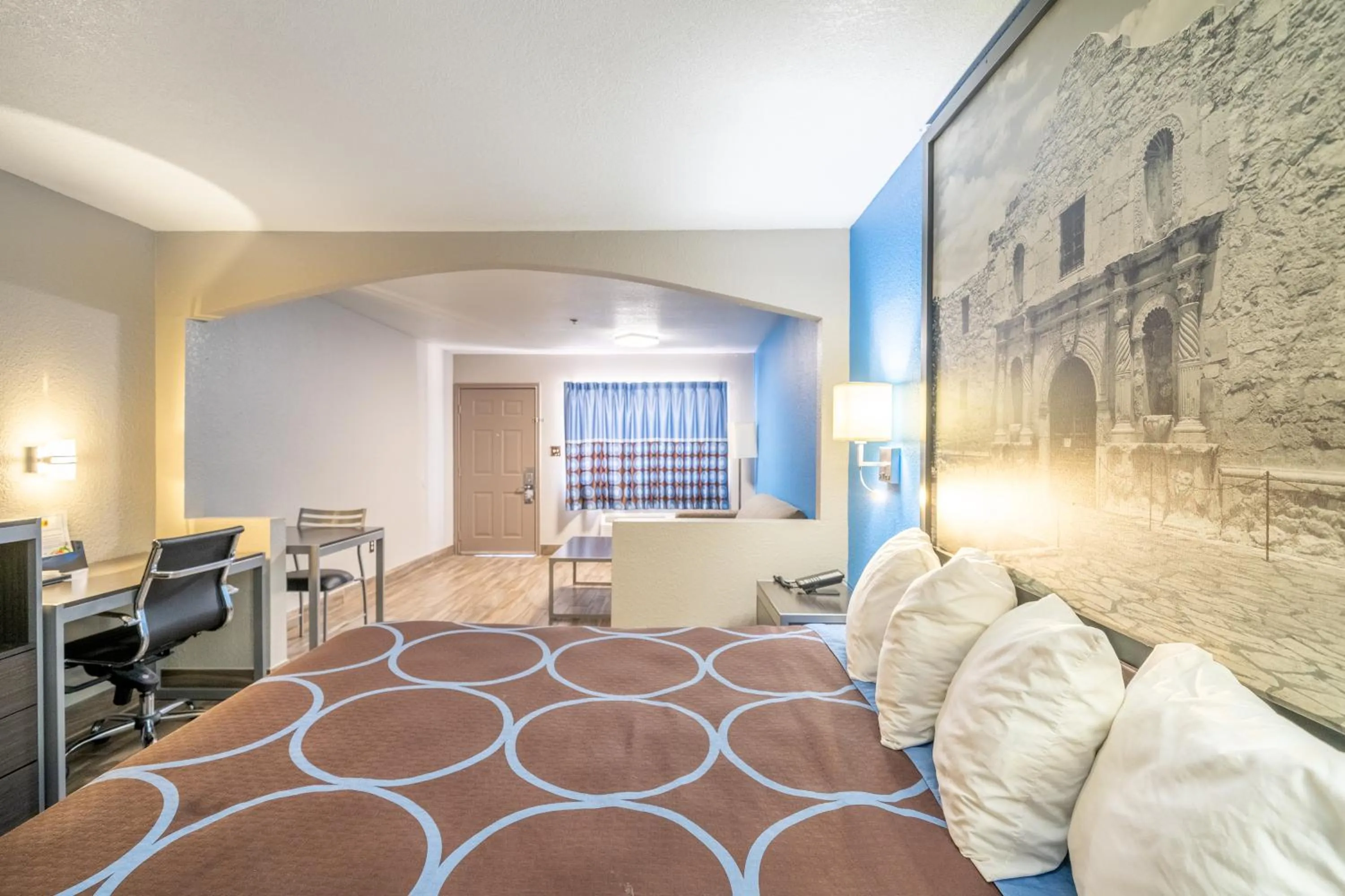 Bed in Super 8 by Wyndham San Antonio/Riverwalk Area