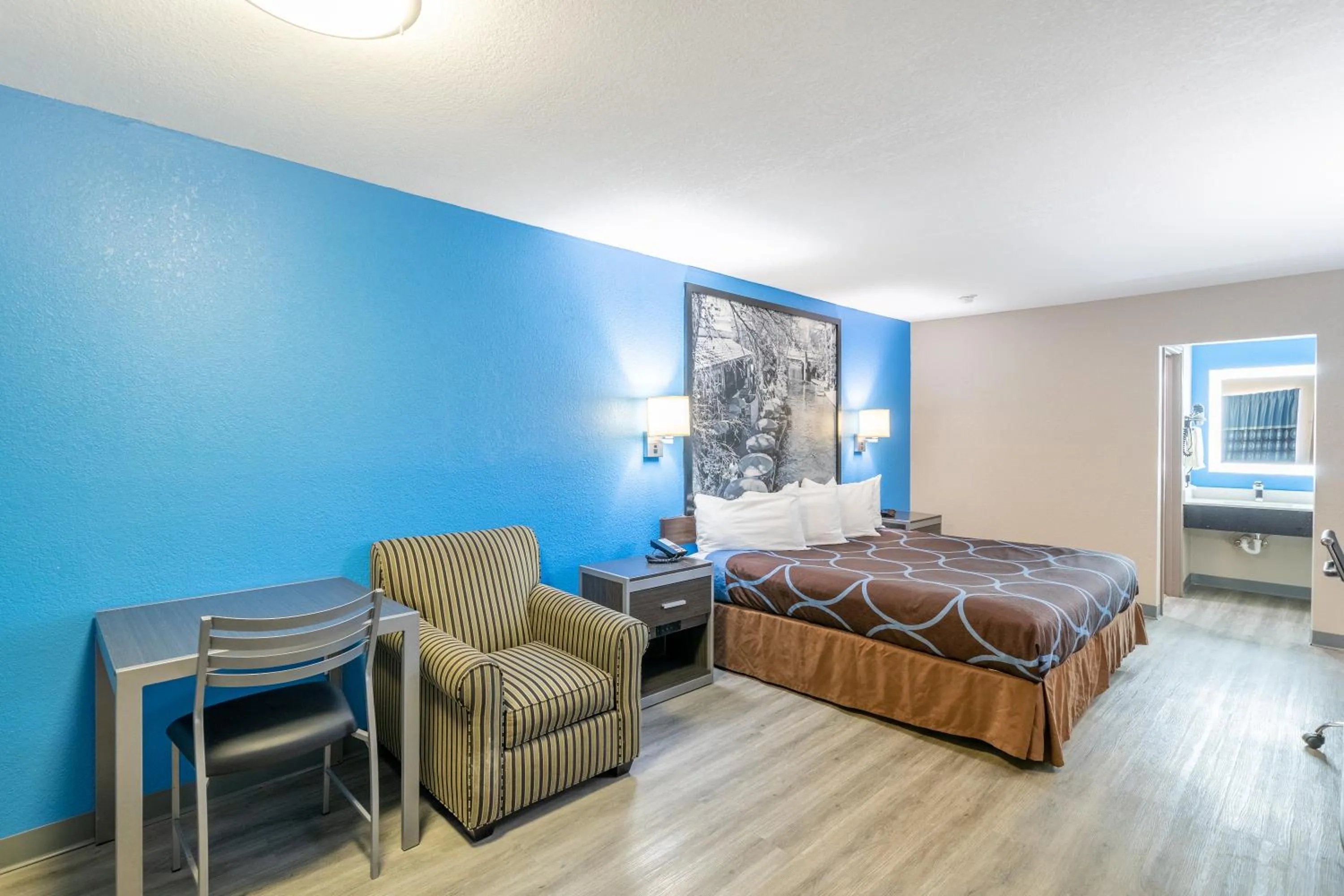 Bed in Super 8 by Wyndham San Antonio/Riverwalk Area