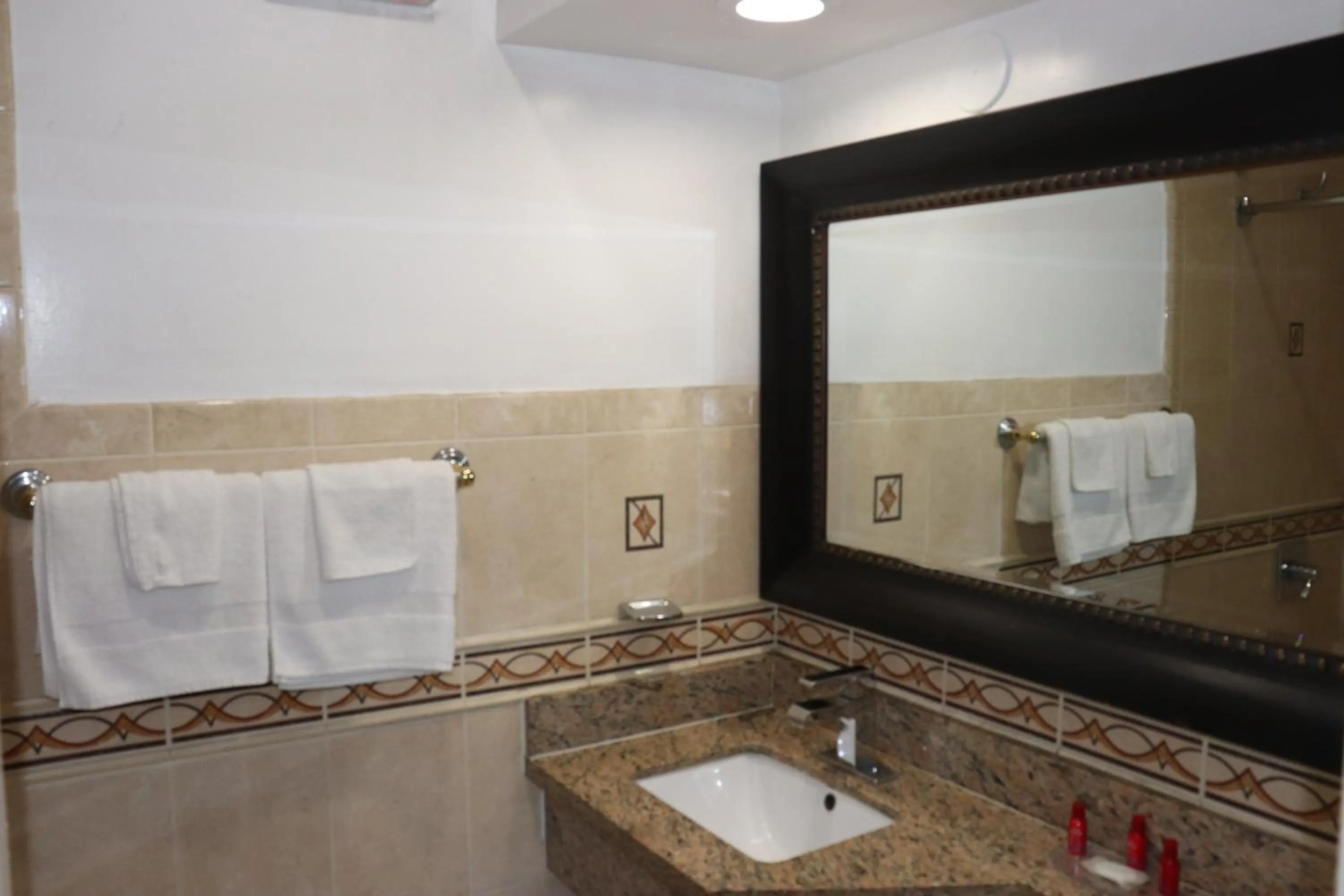 Bathroom in El Dorado Motel