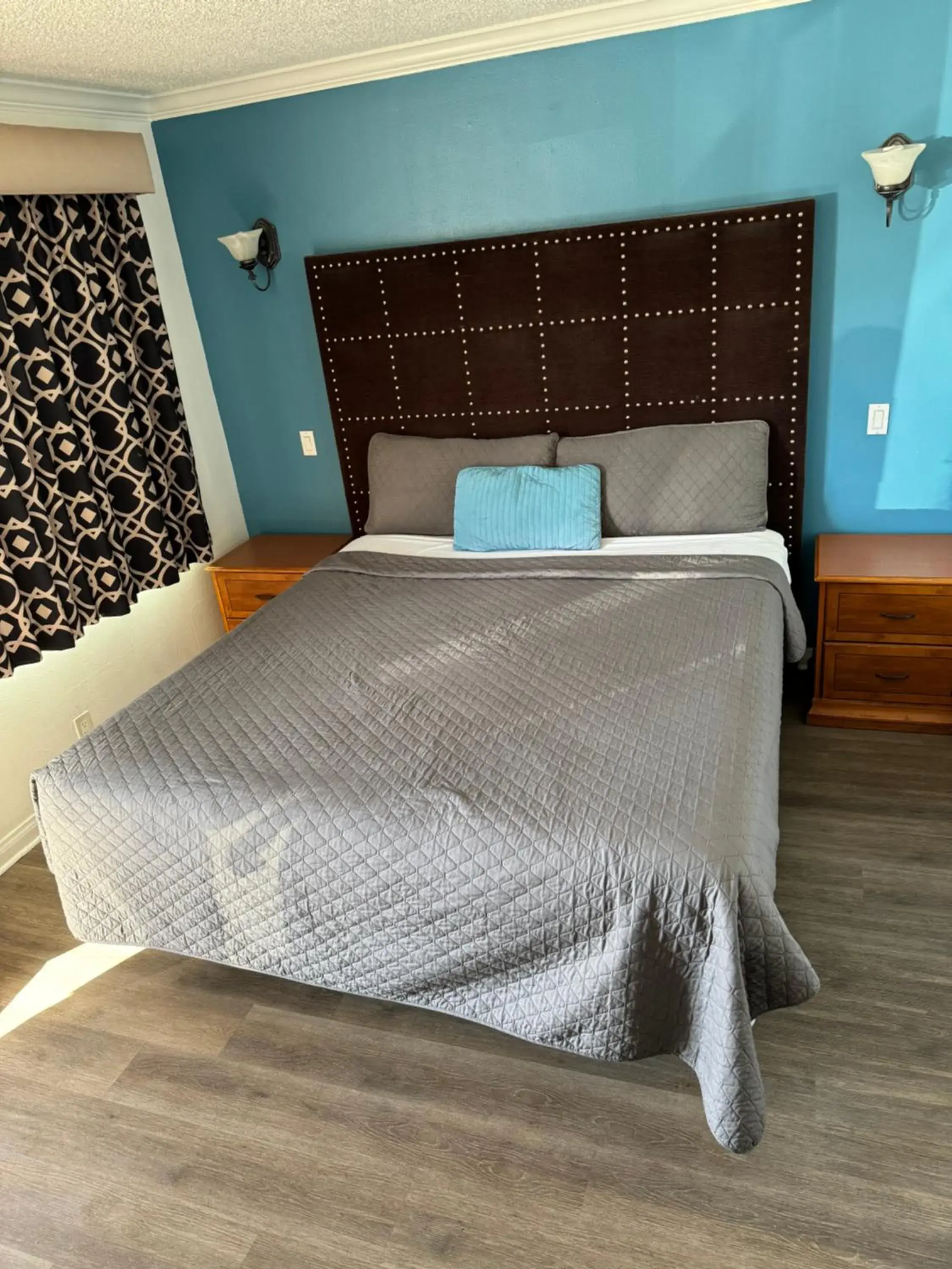 King Room in El Dorado Motel King Room in El Dorado Motel