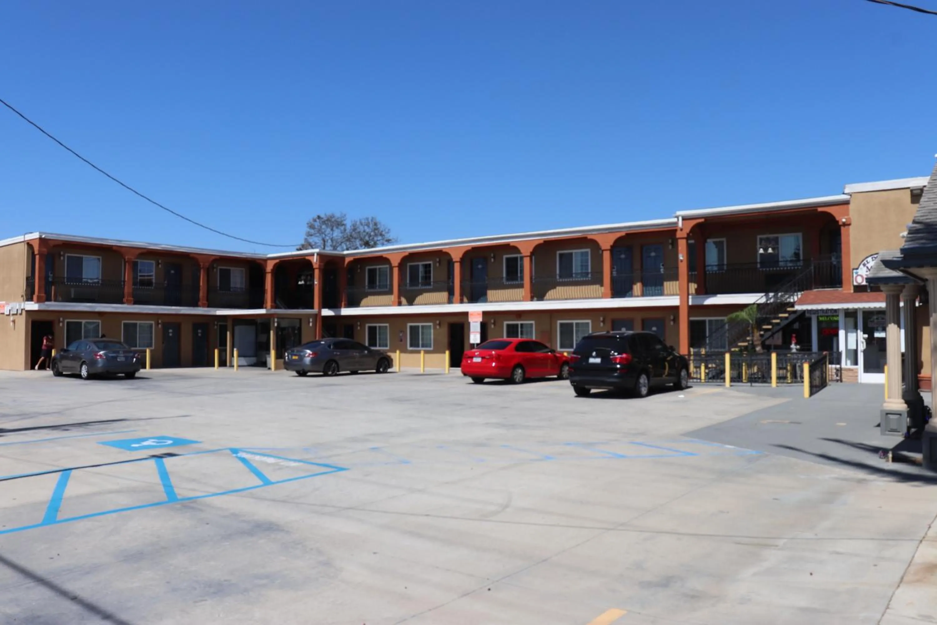 Property building in El Dorado Motel