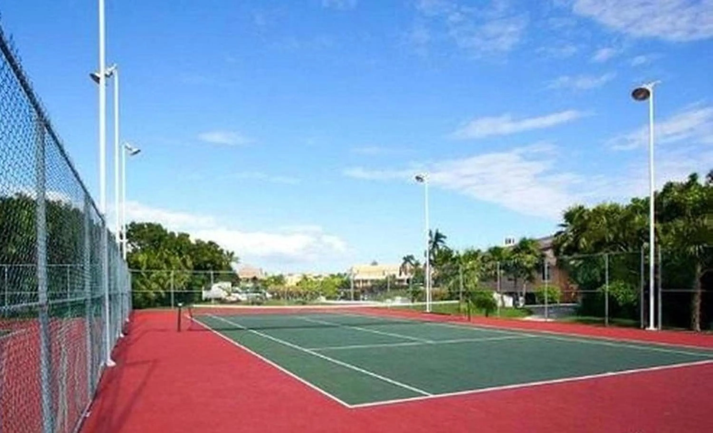 Tennis court in Dreams Sapphire Resort & Spa