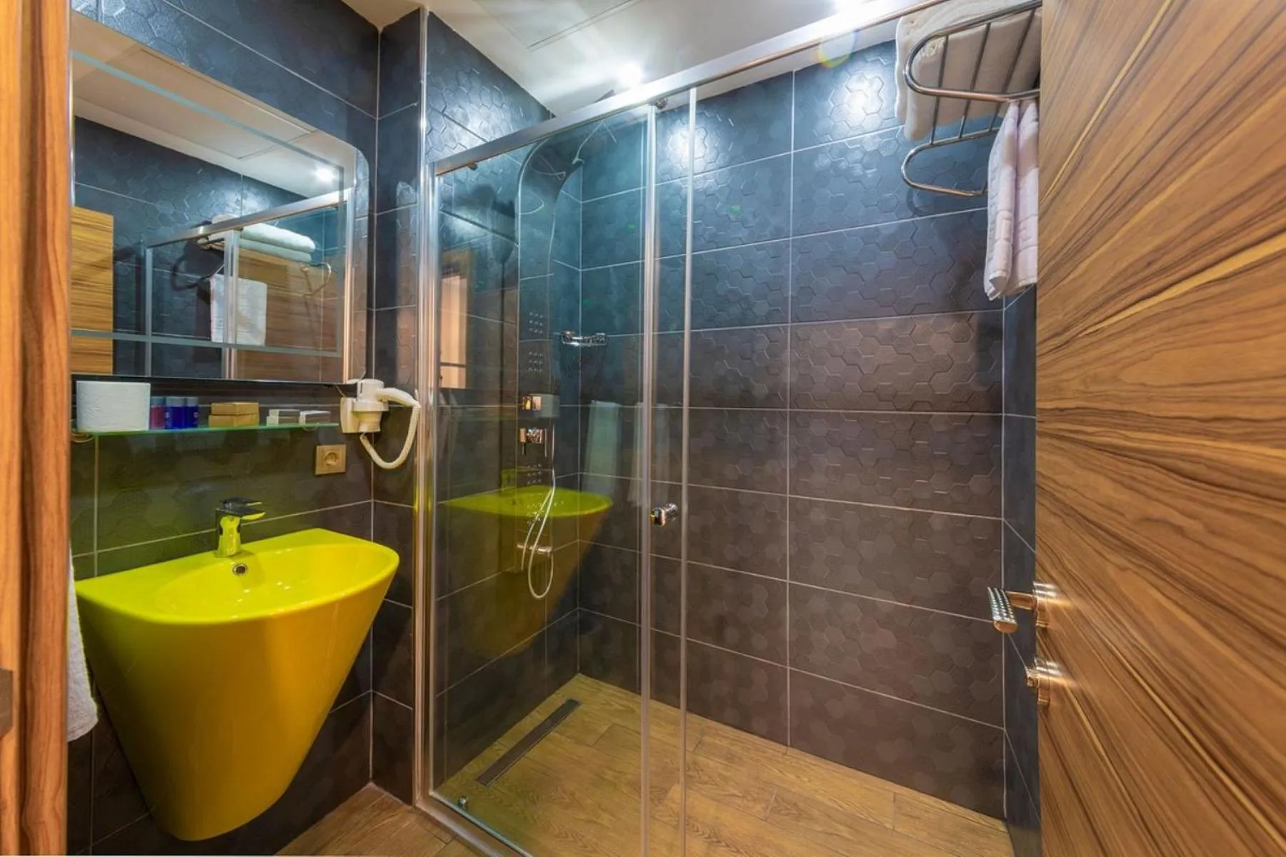 Shower in La Wisteria Boutique Hotel Istanbul