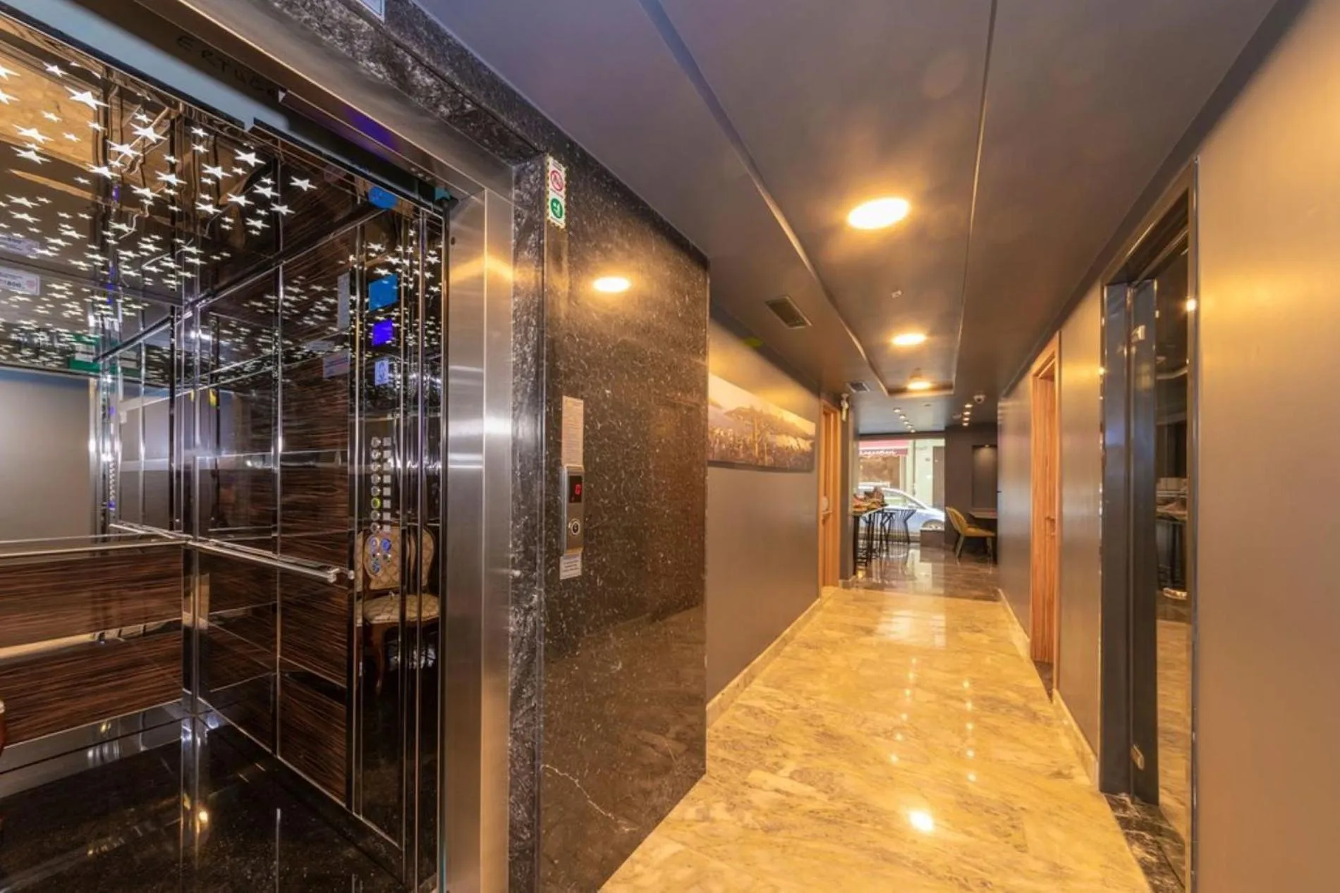 Shower in La Wisteria Boutique Hotel Istanbul