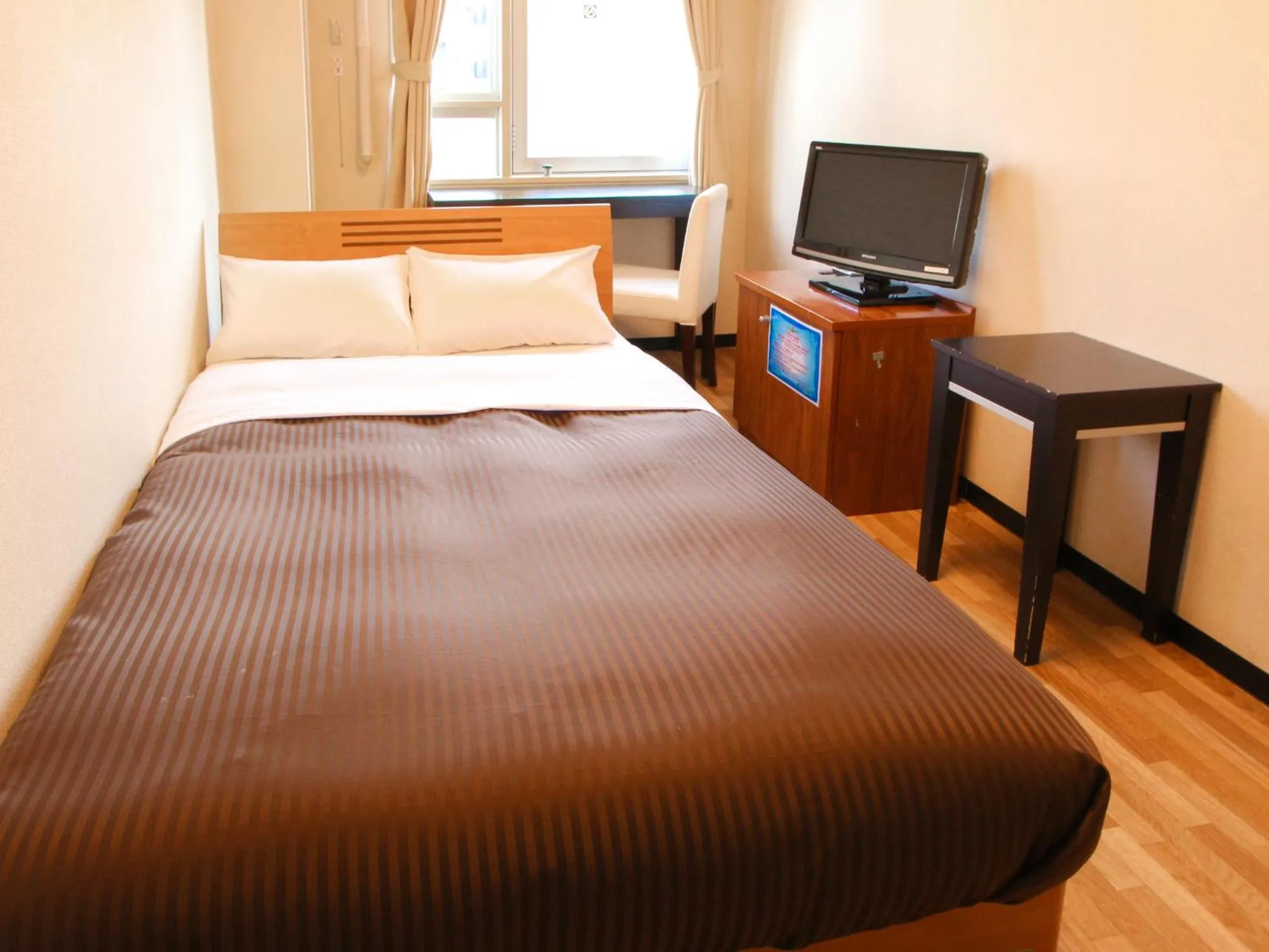 Double Room with Small Double Bed - Smoking in HOTEL LiVEMAX BUDGET Kawasaki Ekimae