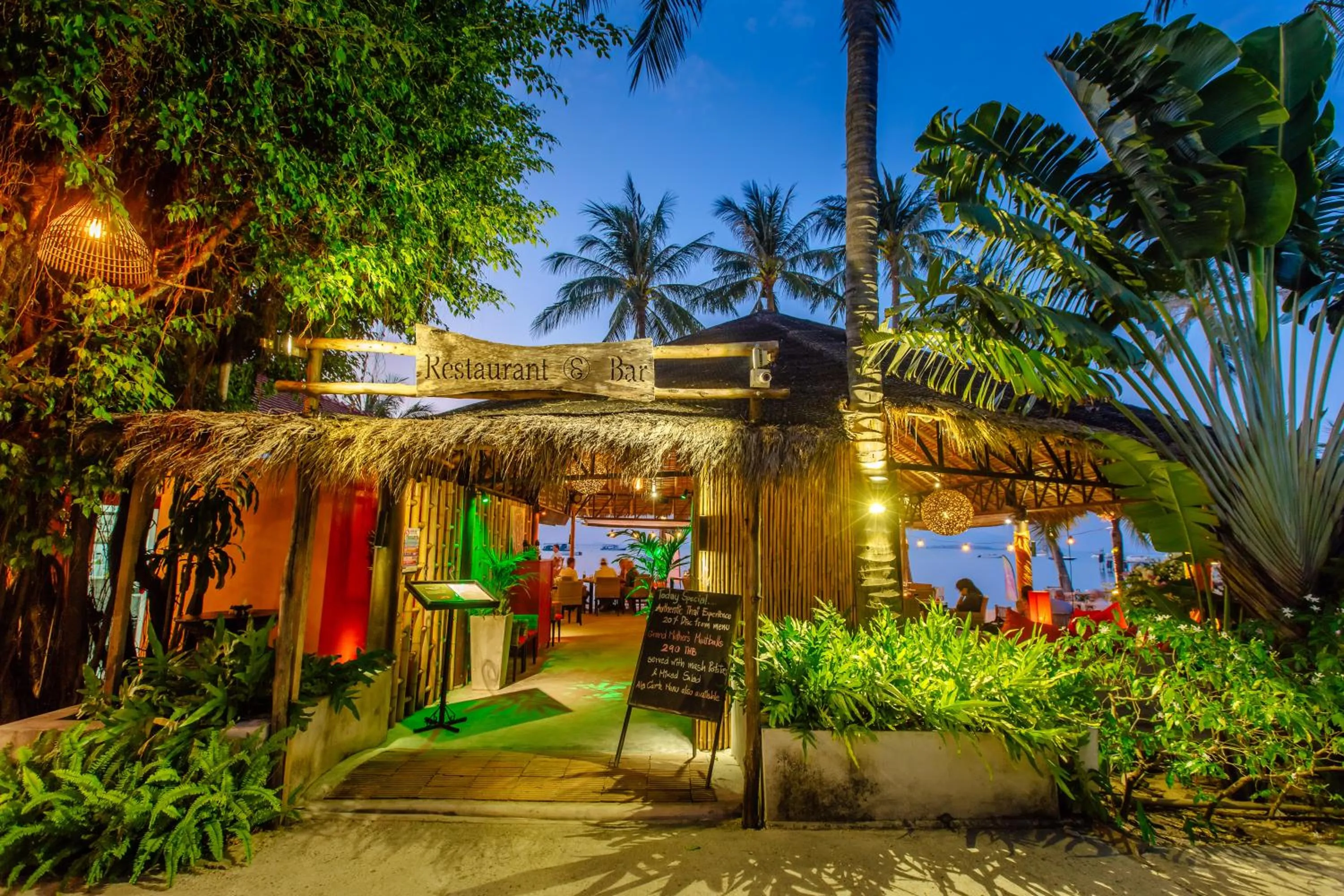 Restaurant/places to eat in Secret Garden Beach Resort