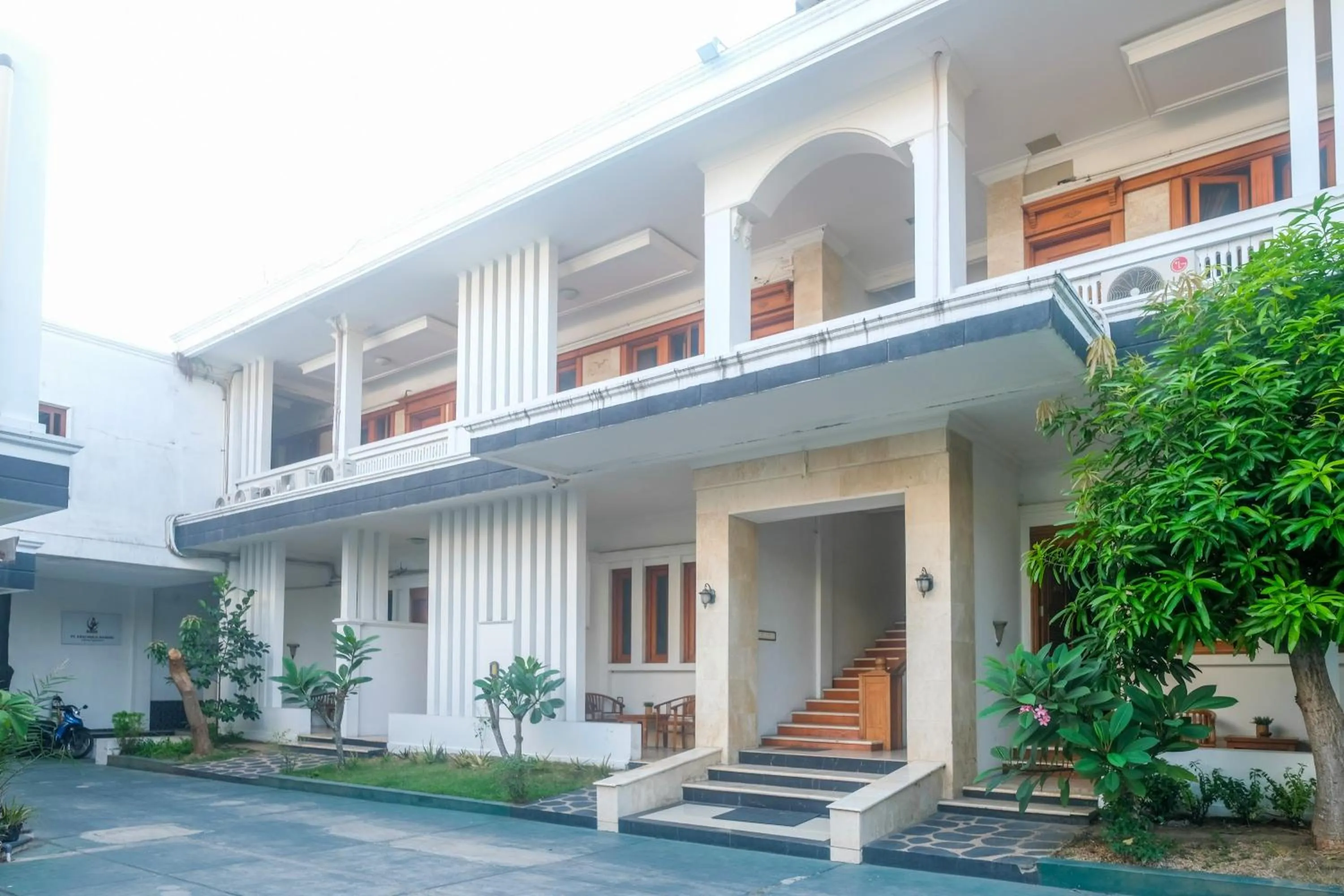 Facade/entrance in Urbanview Omah Pari Boutique Hotel