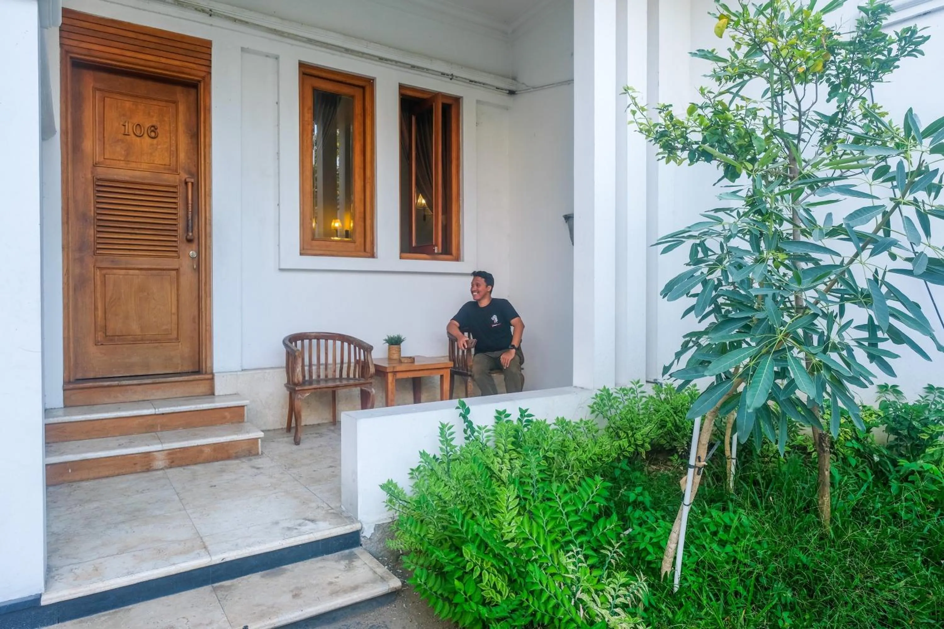 Seating area in Urbanview Omah Pari Boutique Hotel