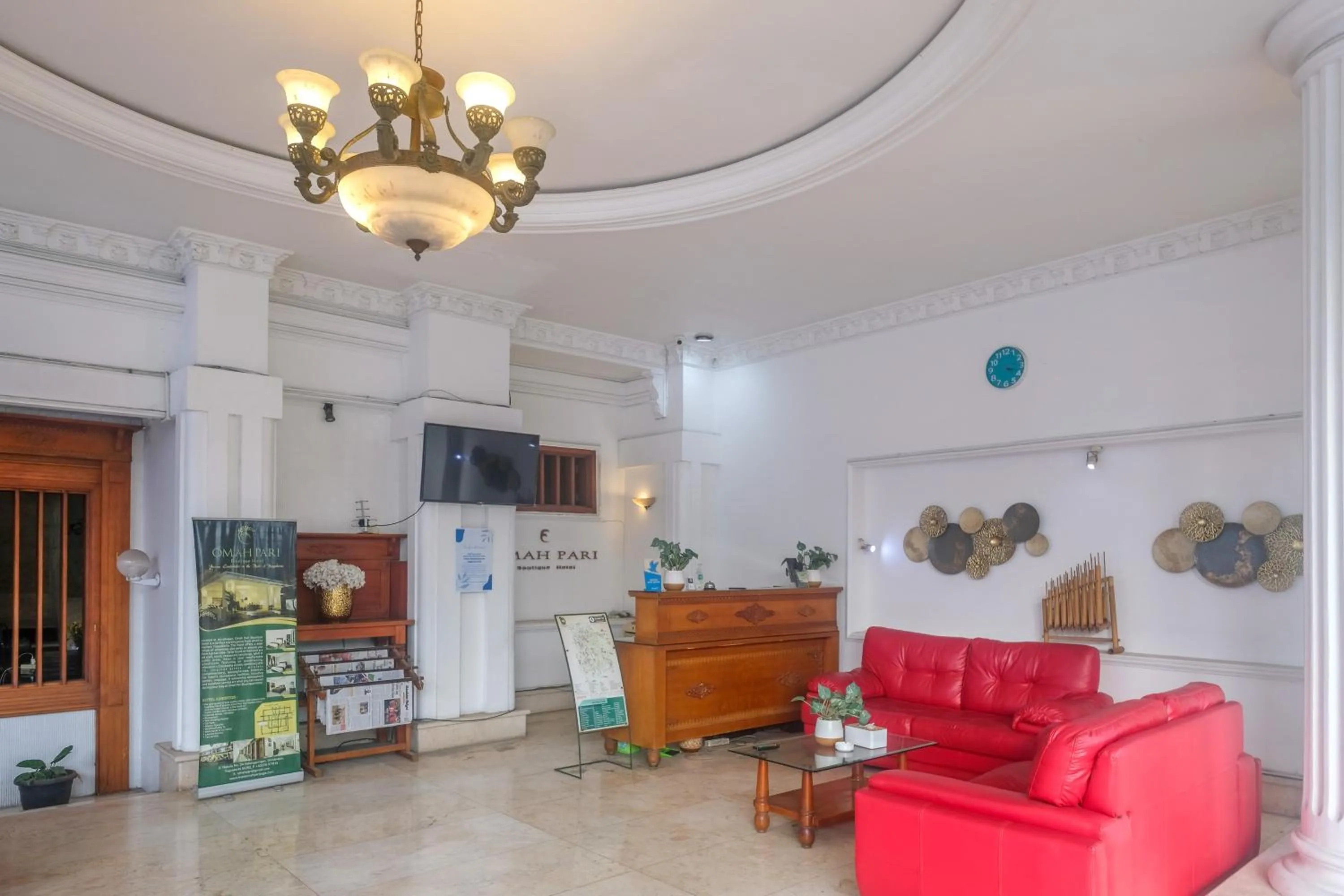 Lobby or reception in Urbanview Omah Pari Boutique Hotel