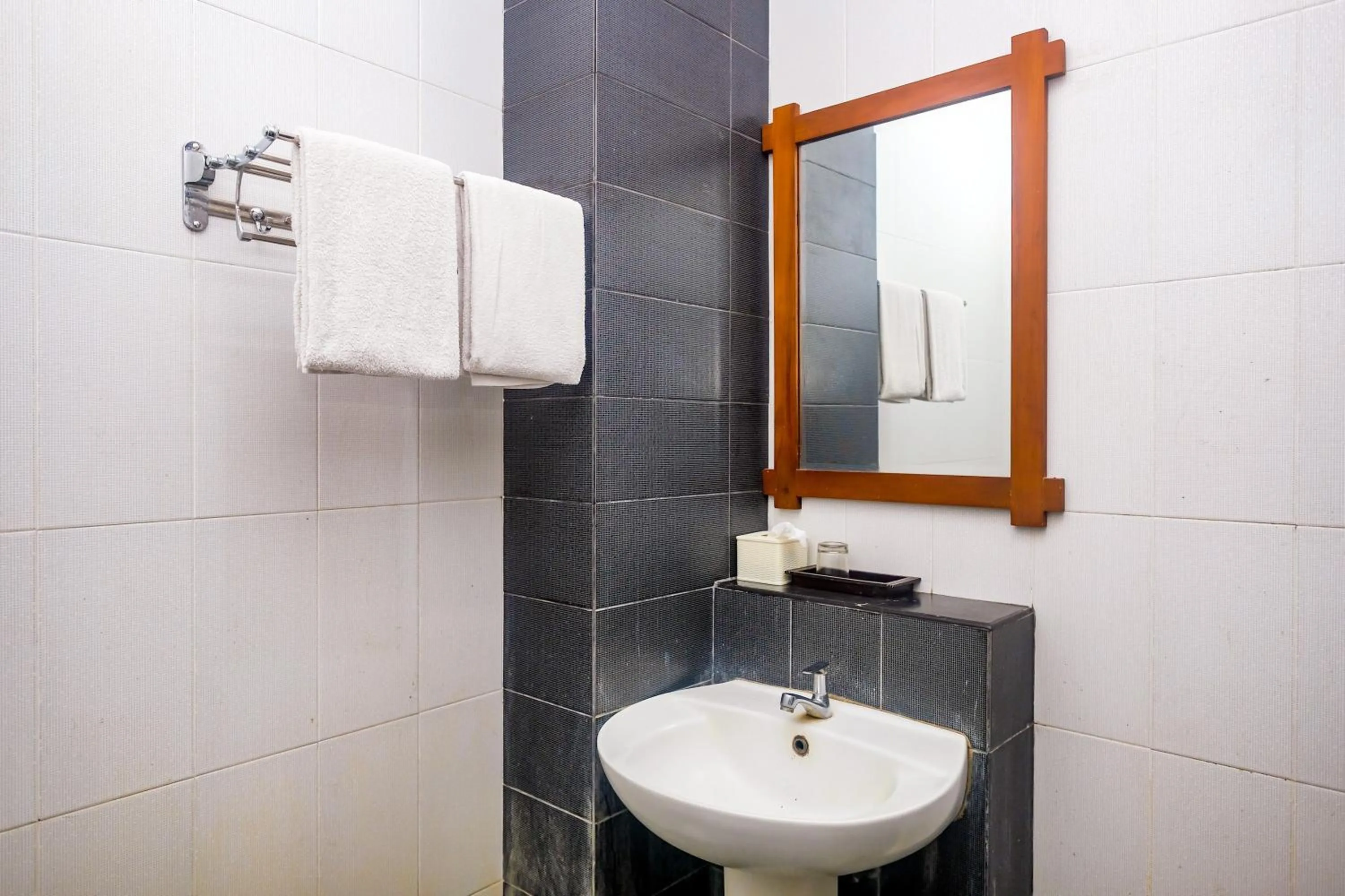 Bathroom in Urbanview Omah Pari Boutique Hotel